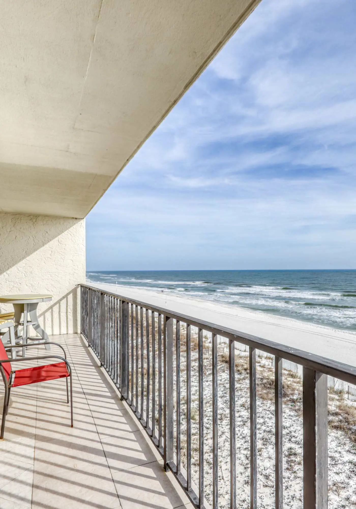 Fourth-floor beach condo w amazing views, indoor pool, & beach access