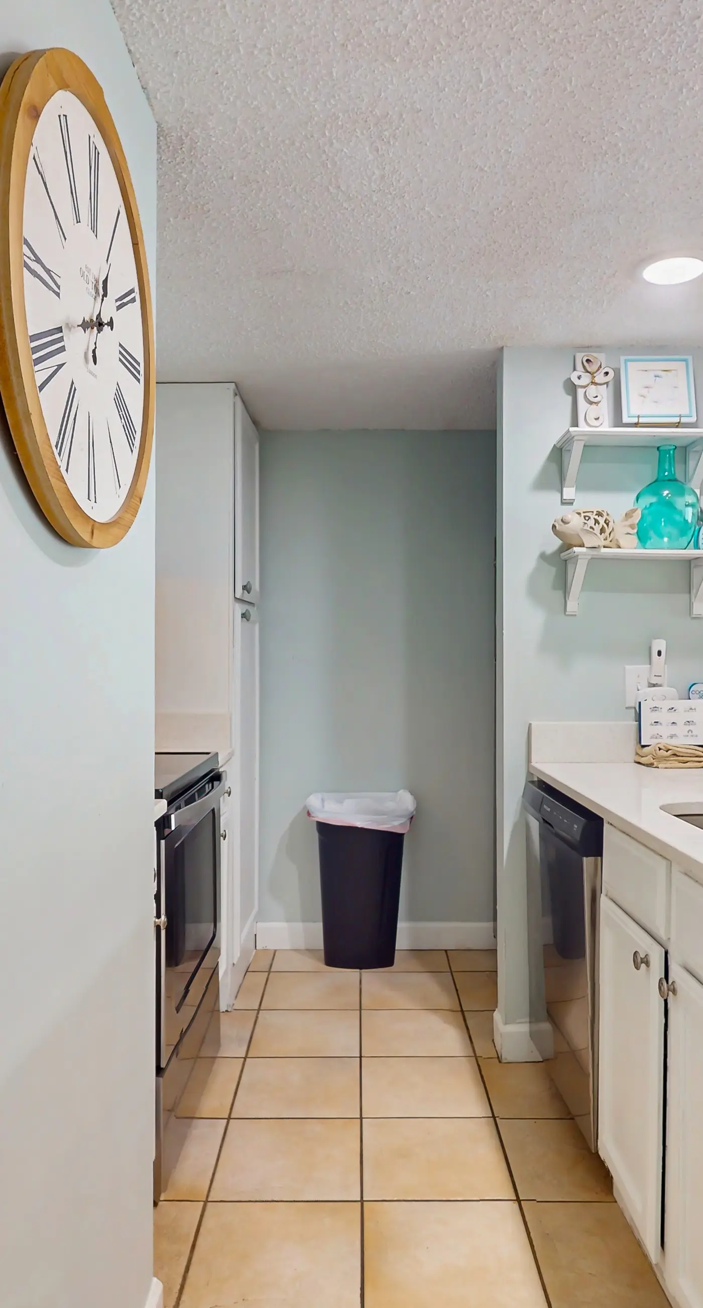 Adorable Studio on Beach W/ Shared Pool, Private Balcony, & Beach Access