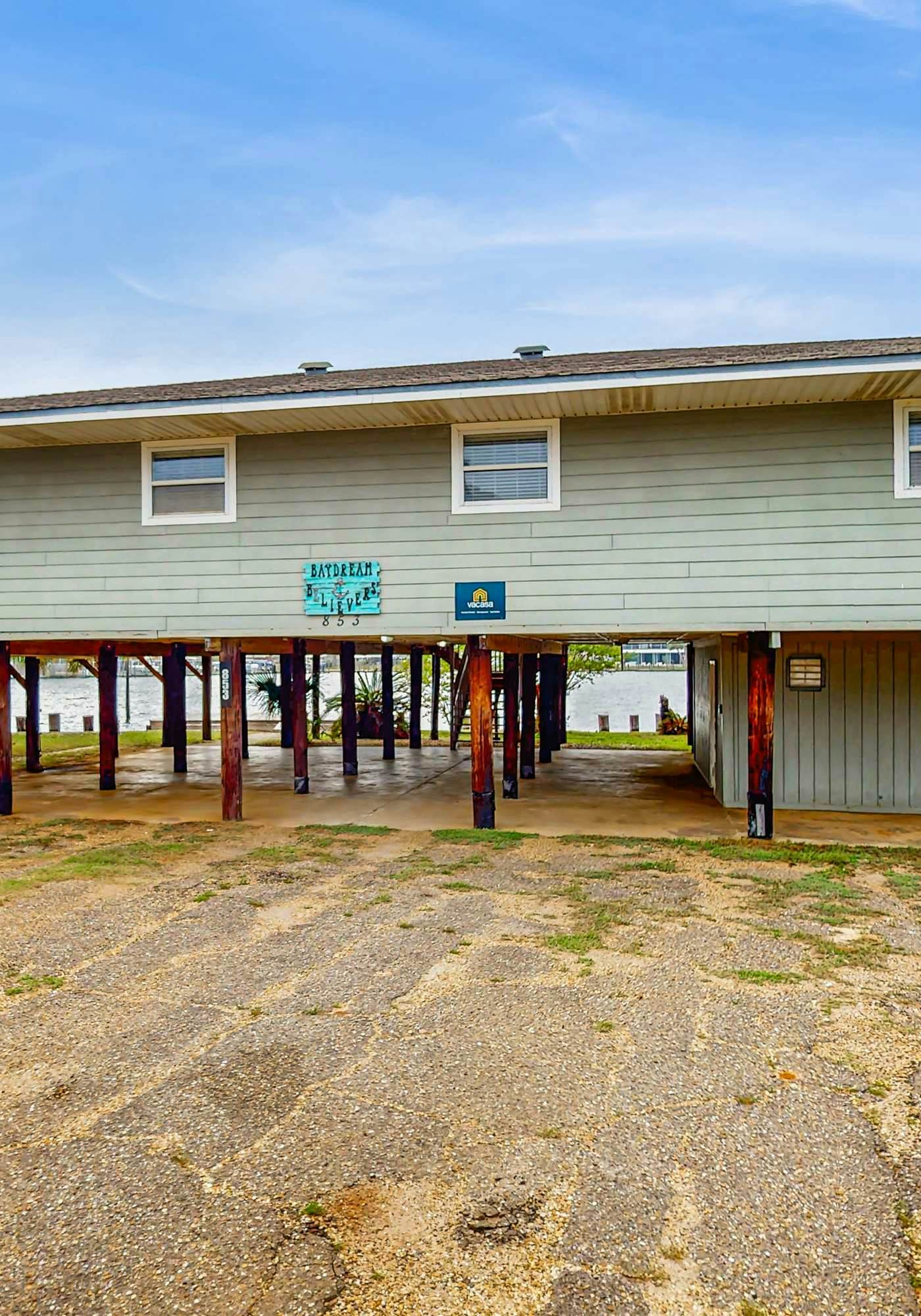 Dreamy Duplex on the Bay w/ Views, Full Kitchen & Free WiFi - Dogs Welcome!
