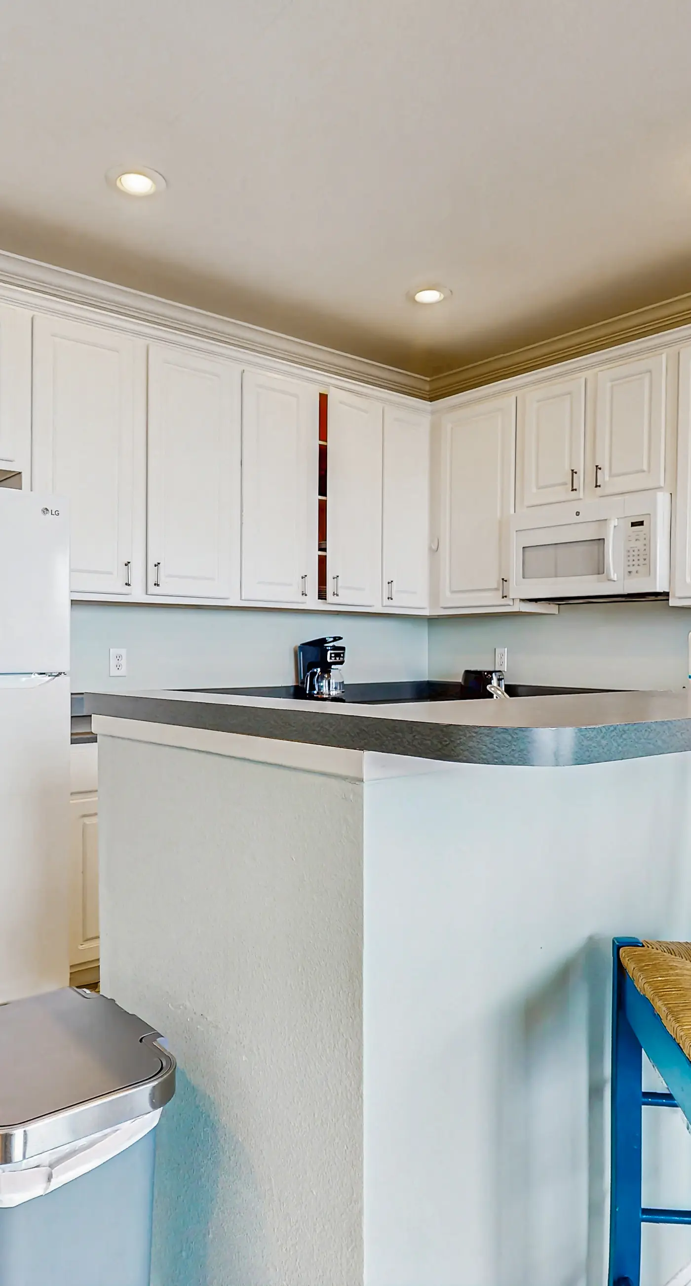 Gulf-Front Condo w/ Balcony, Shared Pools, and Beach Access