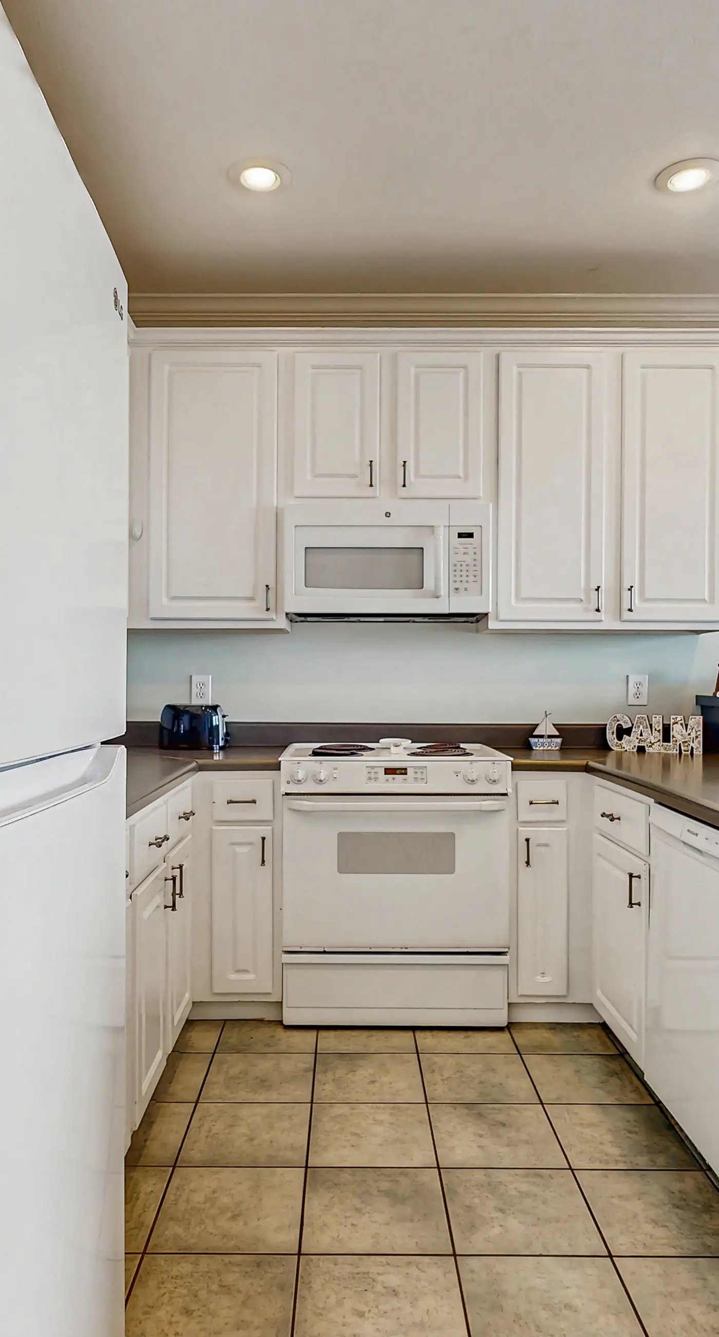 Gulf-Front Condo w/ Balcony, Shared Pools, and Beach Access