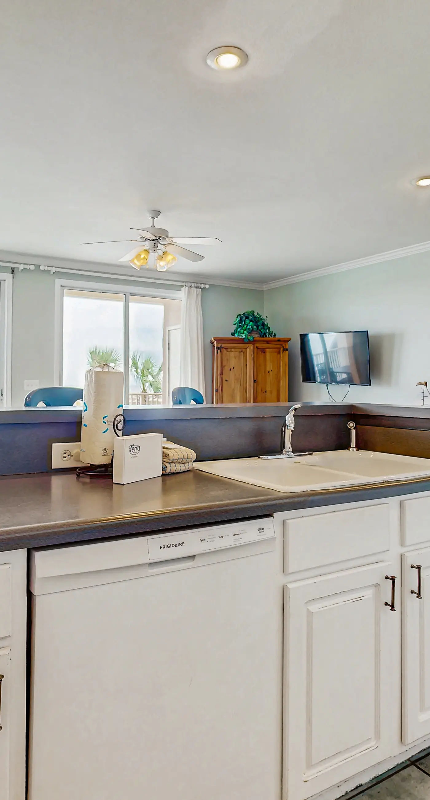 Gulf-Front Condo w/ Balcony, Shared Pools, and Beach Access