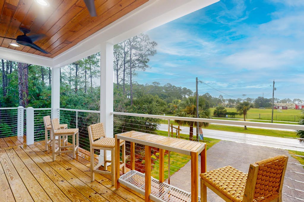 Exquisite waterview duplex with bunkroom, internet, and grill