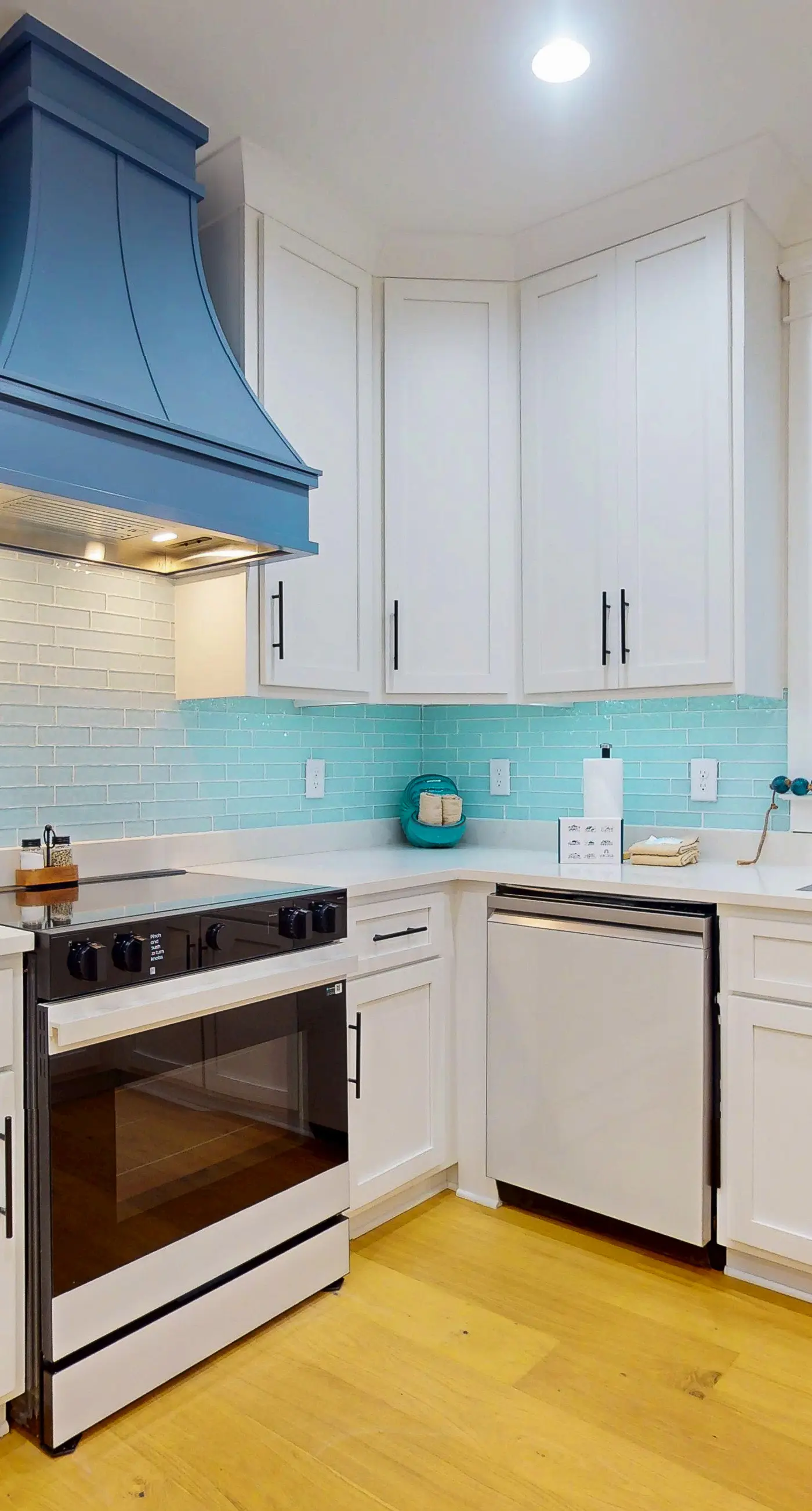Exquisite waterview duplex with bunkroom, internet, and grill