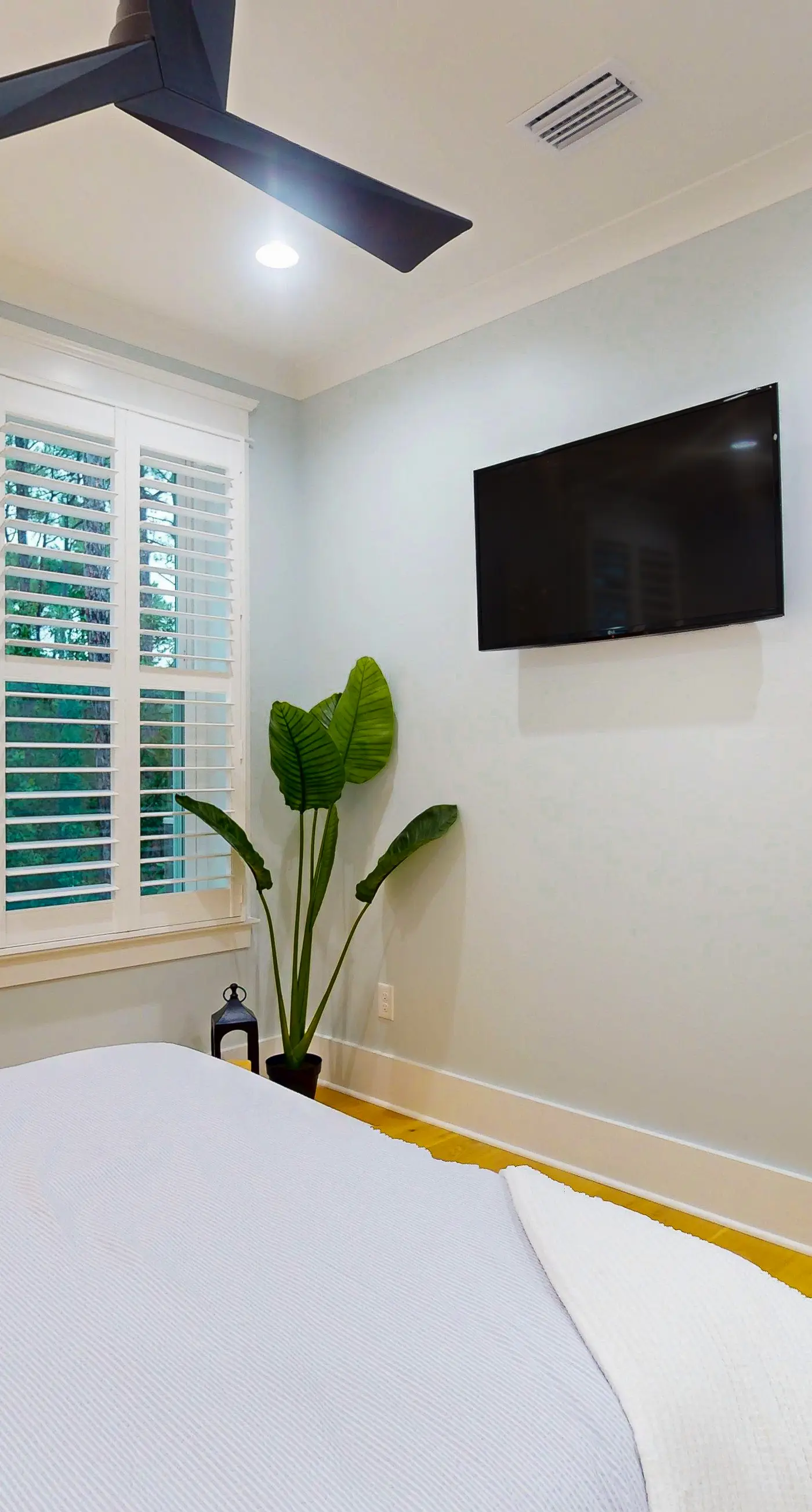 Exquisite waterview duplex with bunkroom, internet, and grill