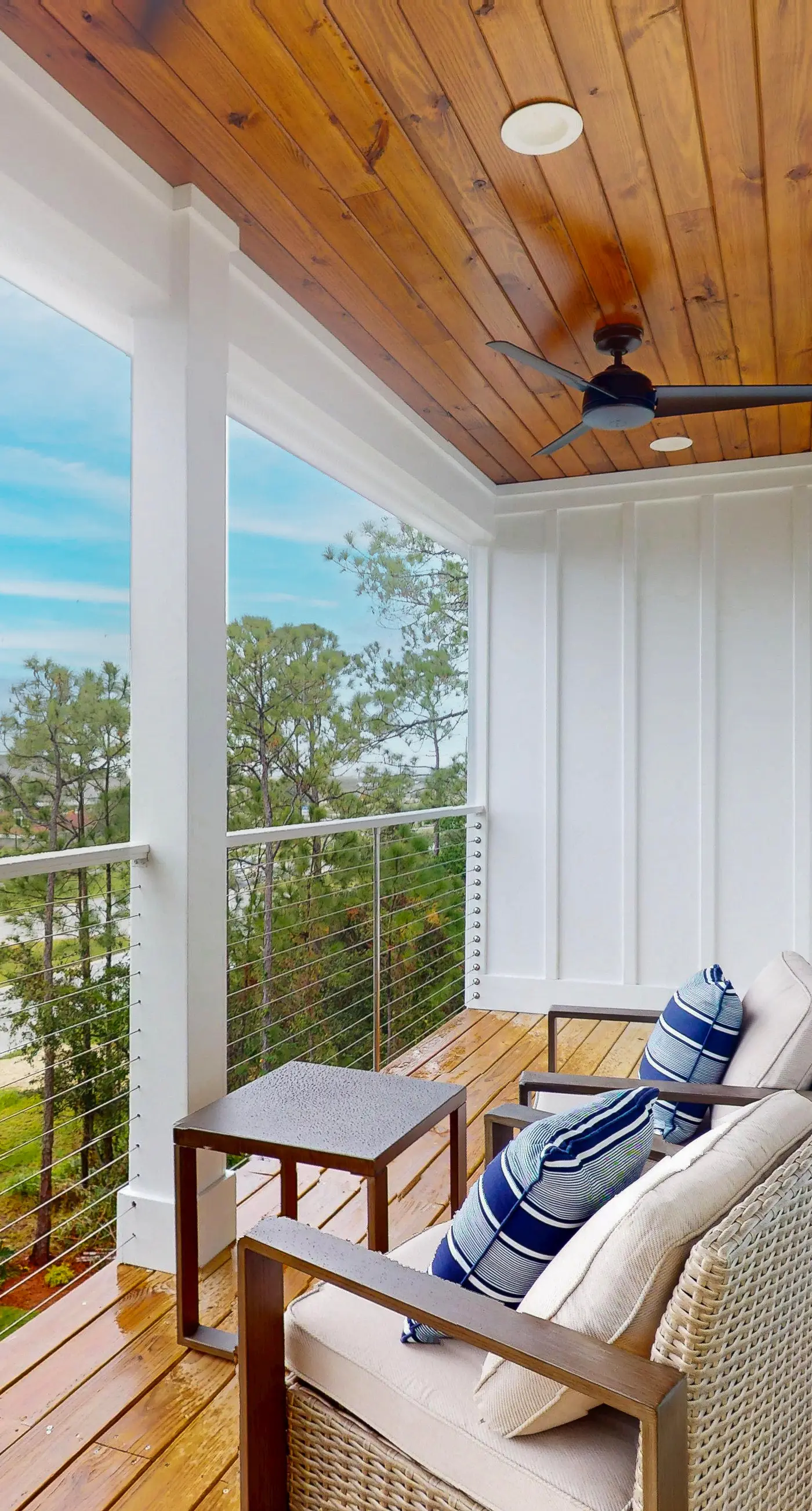 Exquisite waterview duplex with bunkroom, internet, and grill