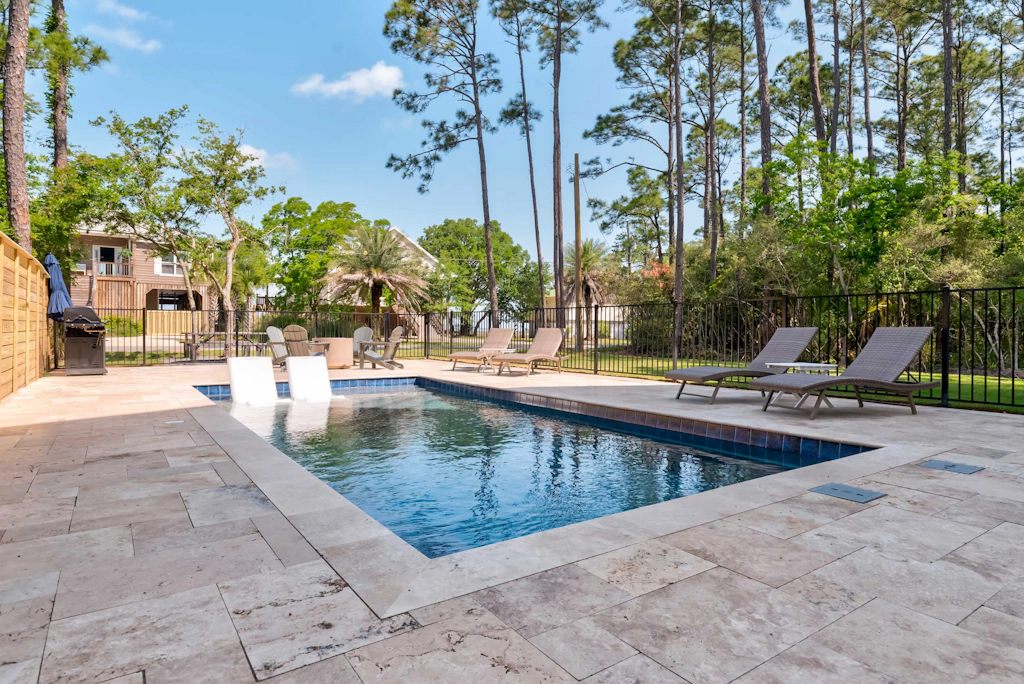 Exquisite waterview duplex with bunkroom, internet, and grill