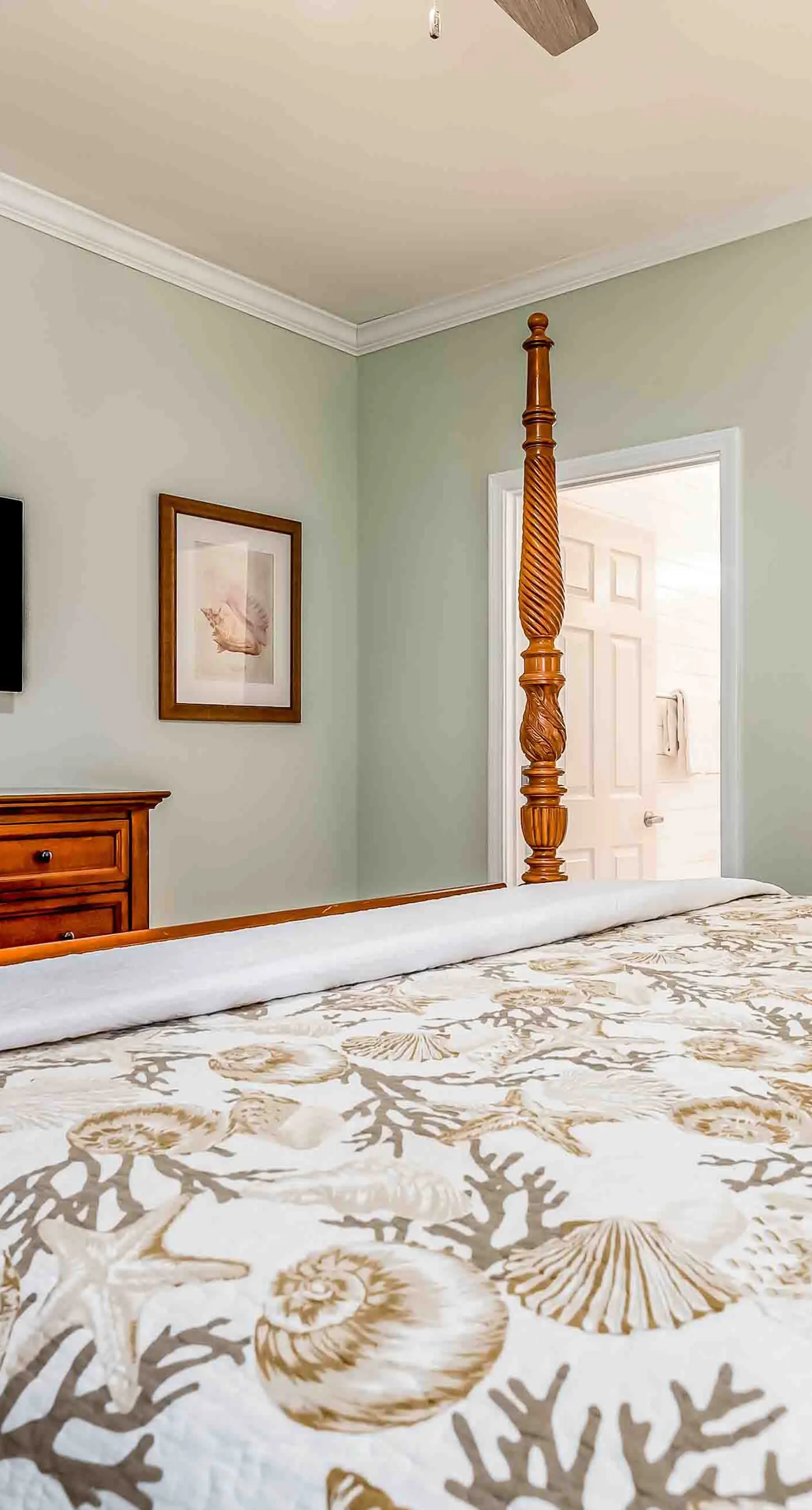 Ground-floor condo next to on-site pool with private patio & beach access