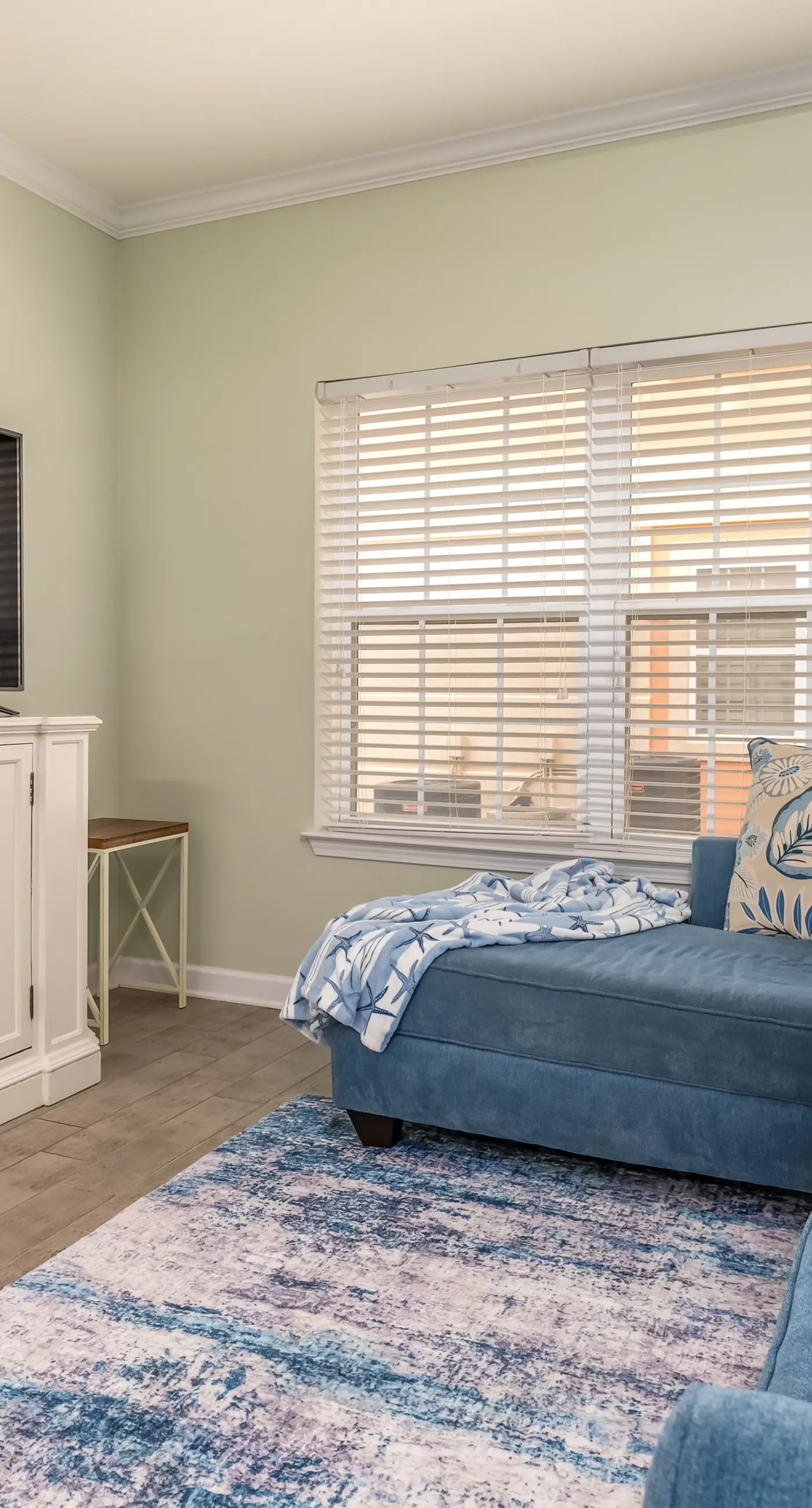 Modern & luxurious ground-floor condo near the Gulf with pools