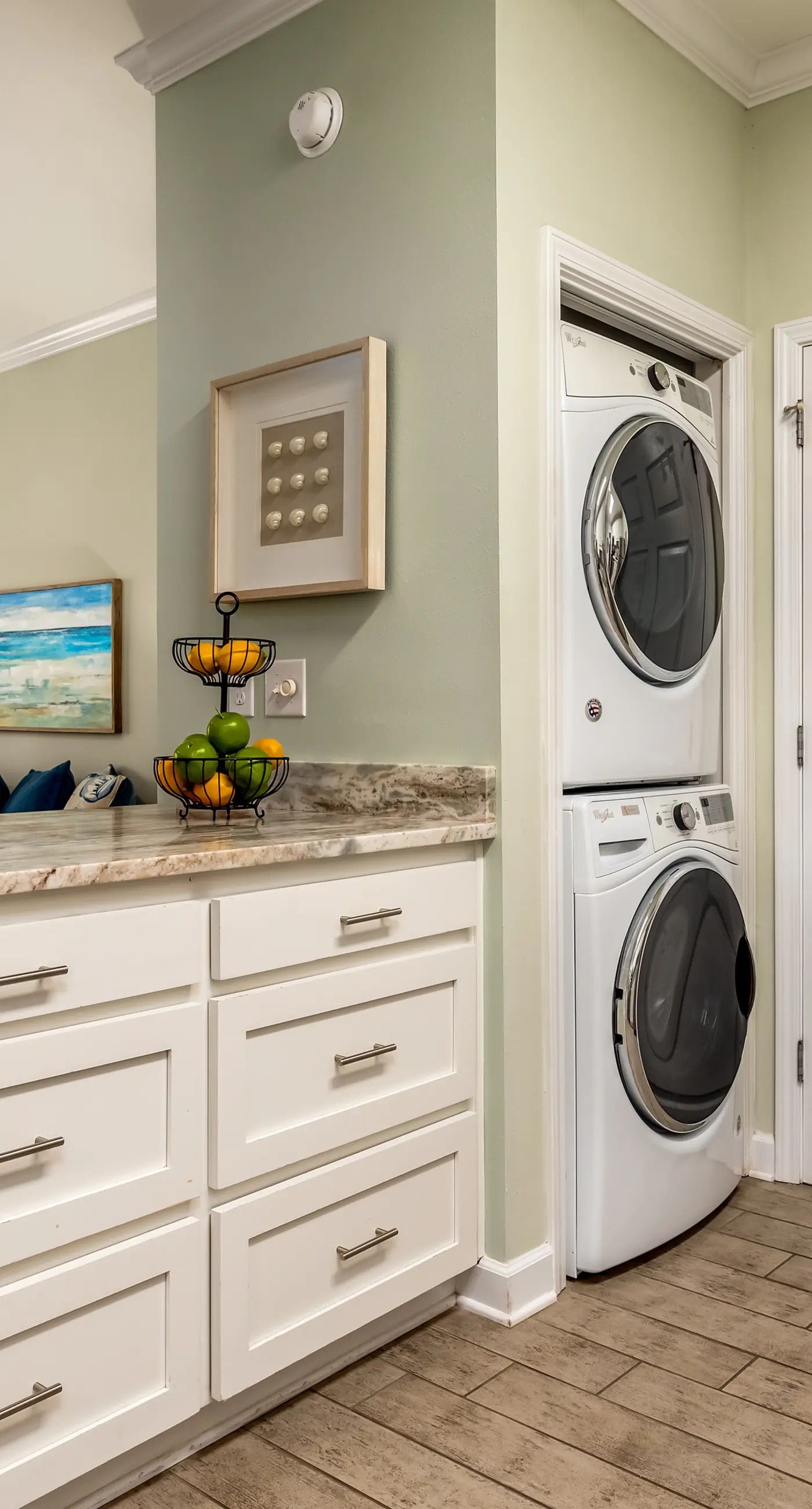 Modern & luxurious ground-floor condo near the Gulf with pools