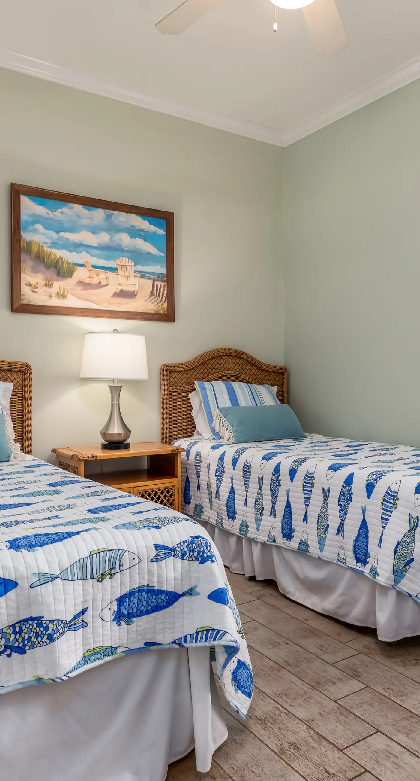 Modern & luxurious ground-floor condo near the Gulf with pools