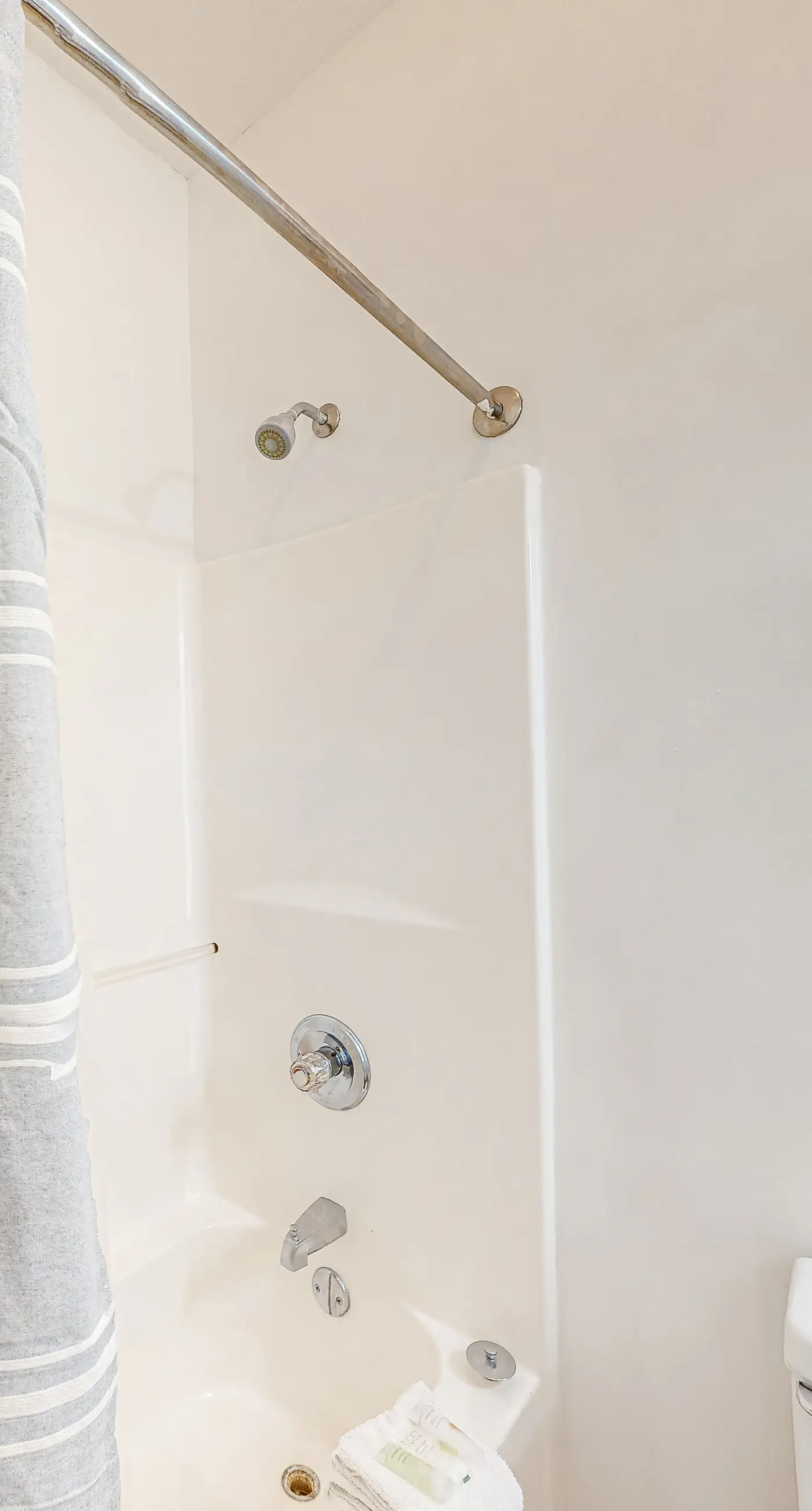 Newly -renovated waterfront condo w/two full kitchens, deck, WiFi, & shared pool