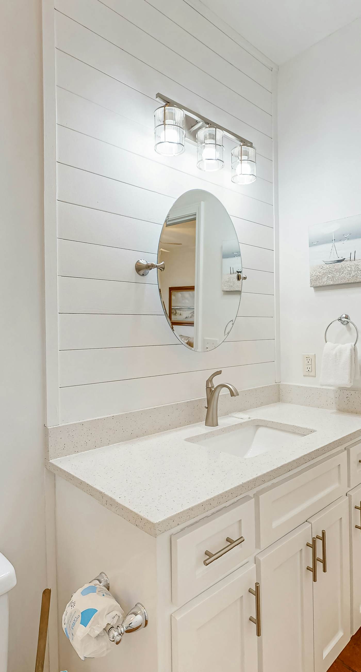 Newly renovated second-floor condo with shared pool, WiFi, W/D, & central AC