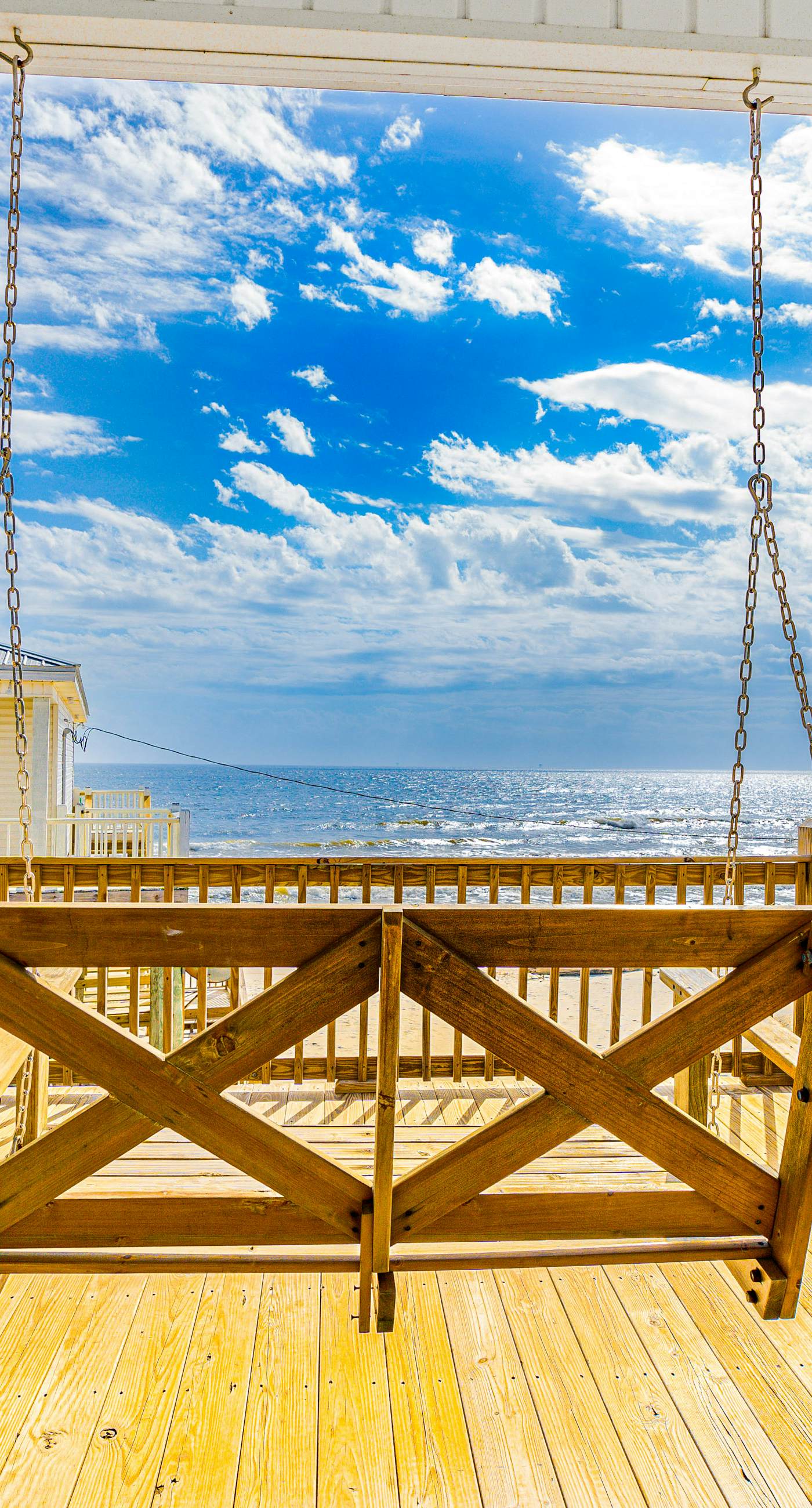 Amazing Gulf-front home on the beach with grill & washer/dryer - dog-friendly