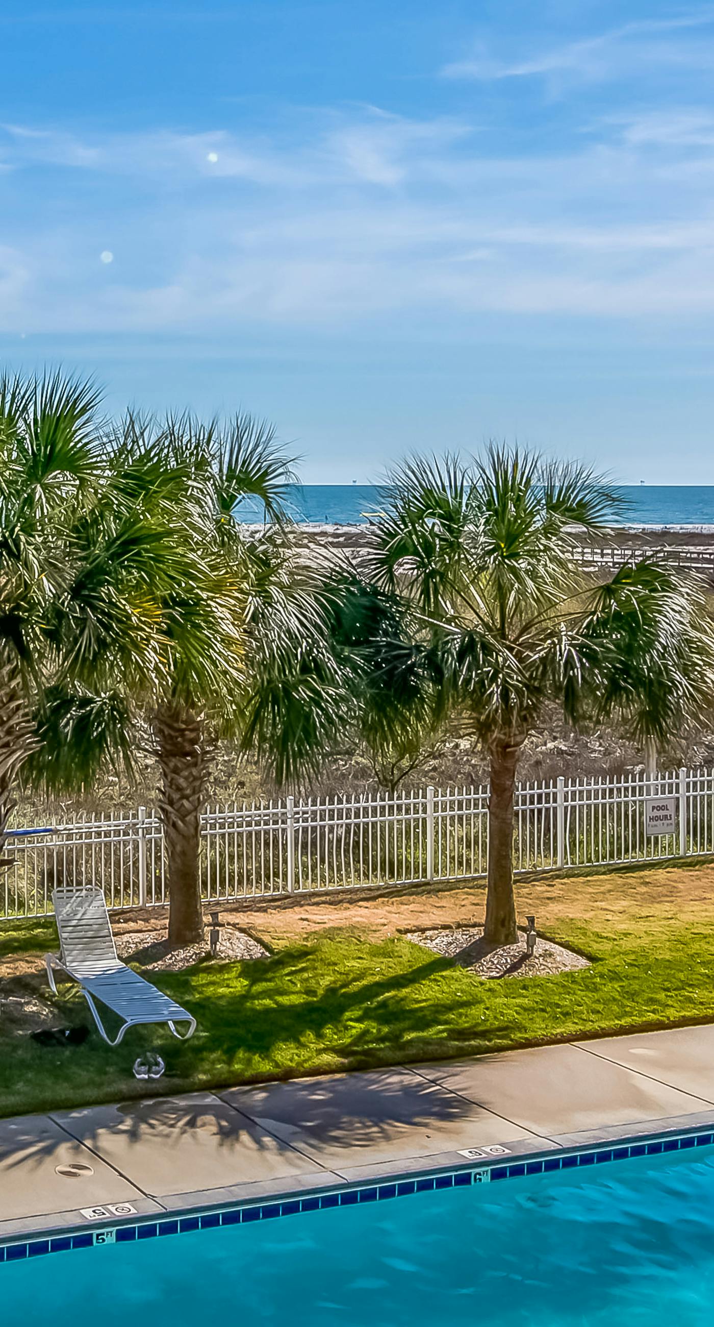 Gulf-front condo w/ lock-out feature, shared pools & amazing views