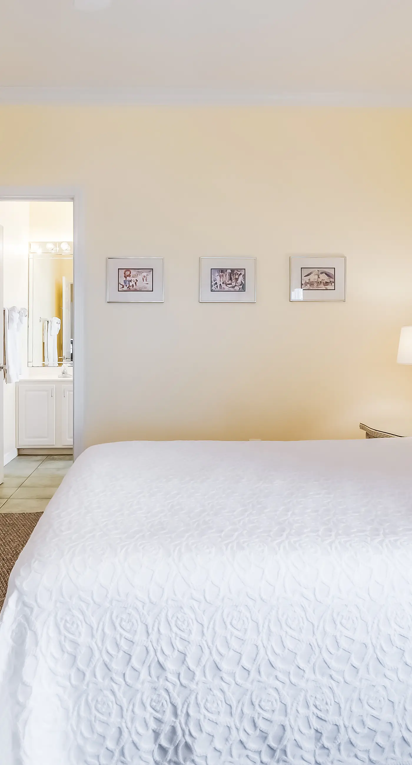 Gulf-front condo w/ lock-out feature, shared pools & amazing views