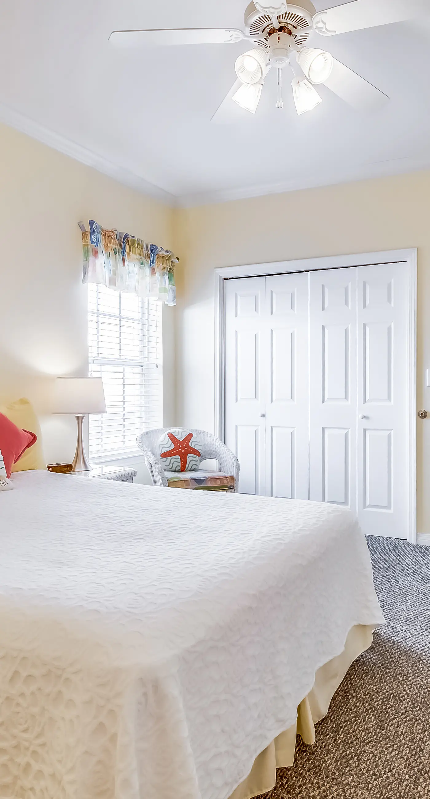 Gulf-front condo w/ lock-out feature, shared pools & amazing views