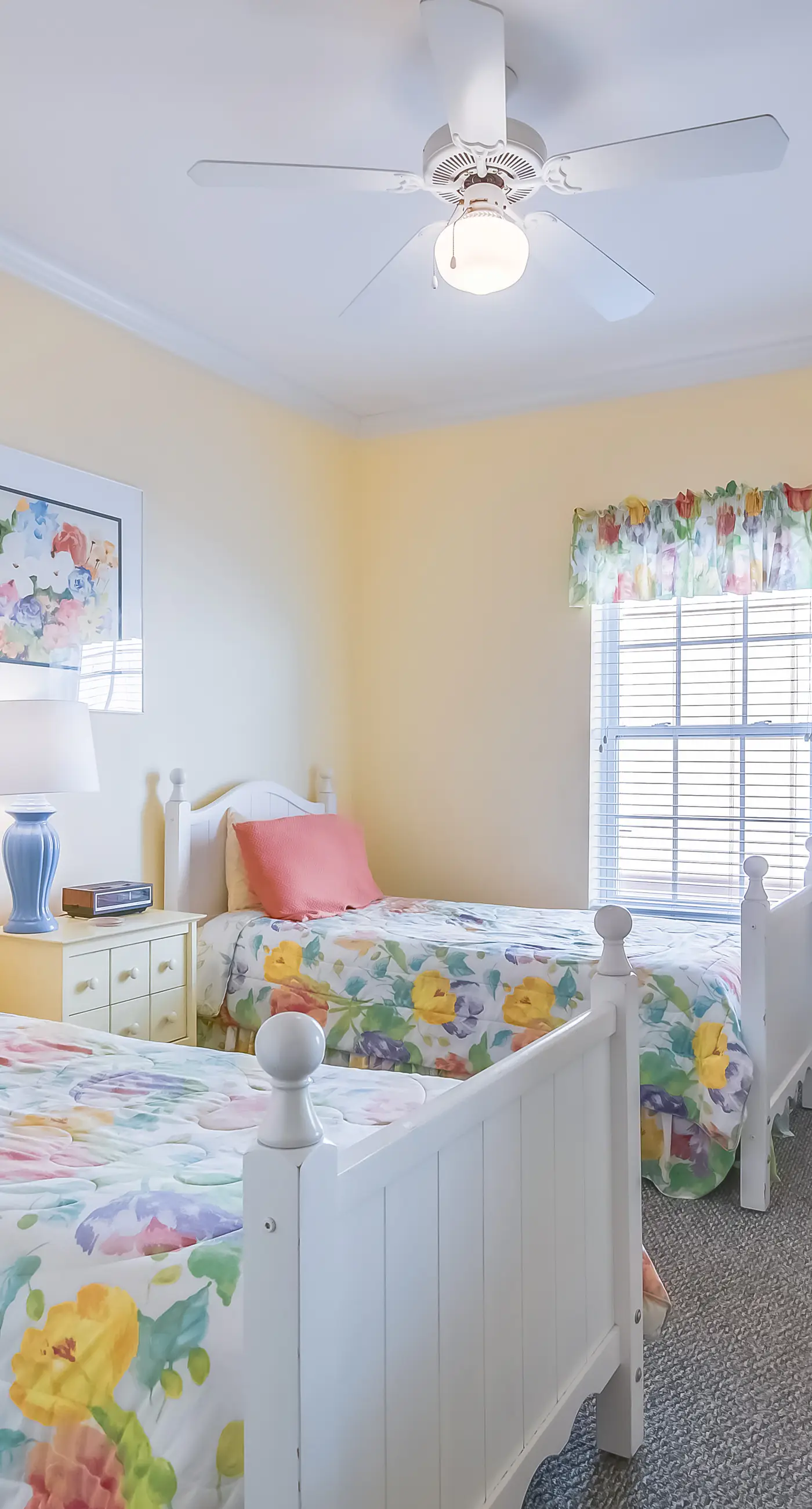 Gulf-front condo w/ lock-out feature, shared pools & amazing views