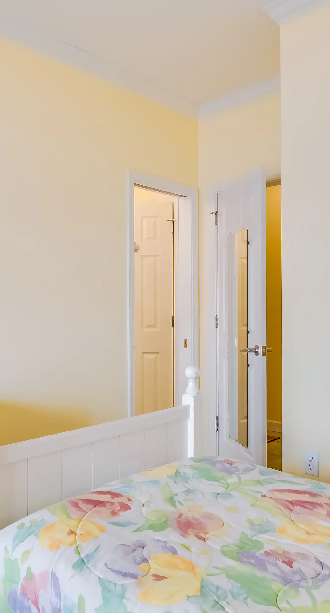 Gulf-front condo w/ lock-out feature, shared pools & amazing views