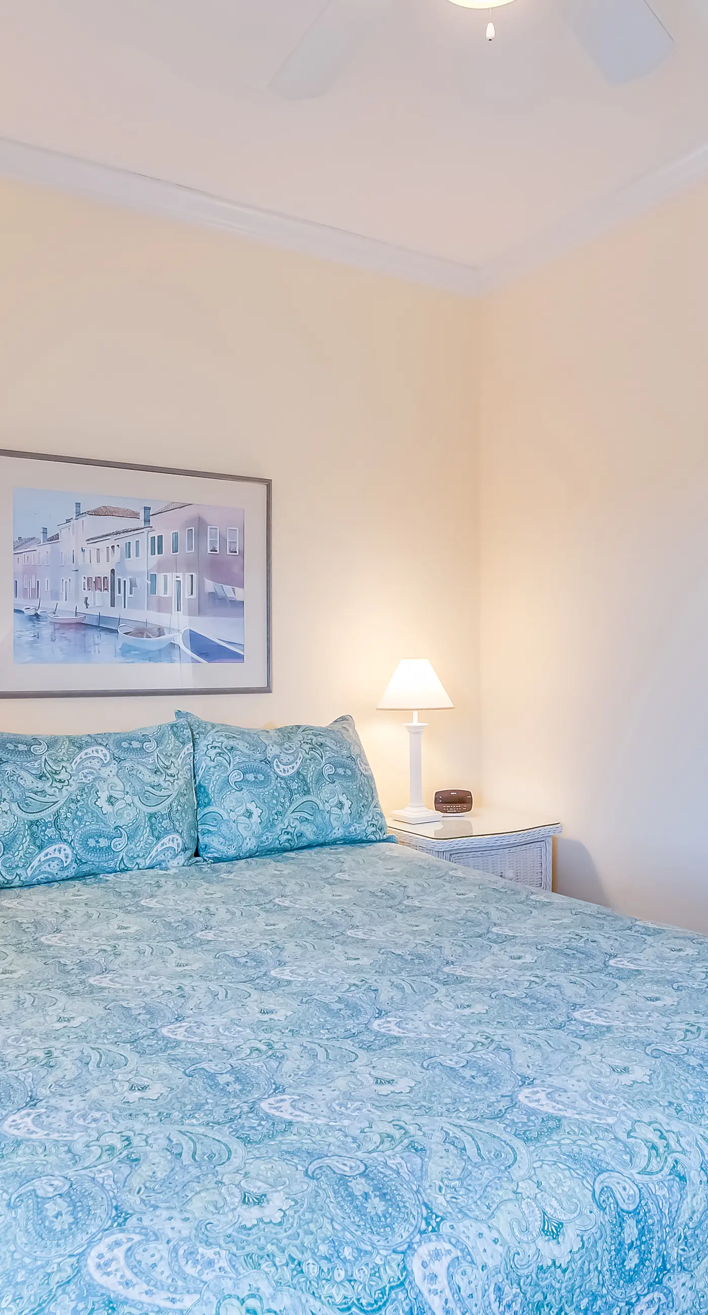 Gulf-front condo w/ lock-out feature, shared pools & amazing views