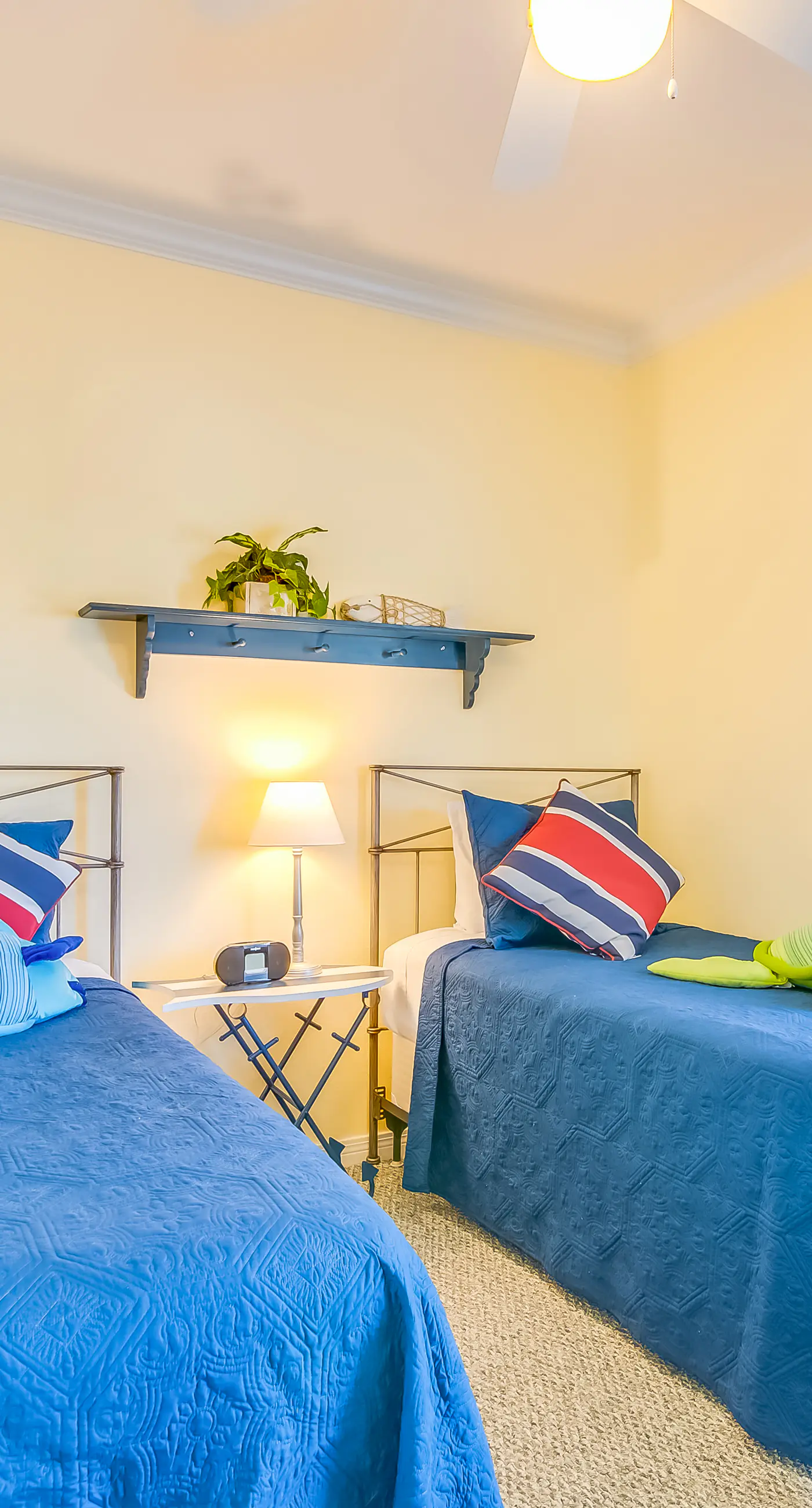 Gulf-front condo w/ lock-out feature, shared pools & amazing views