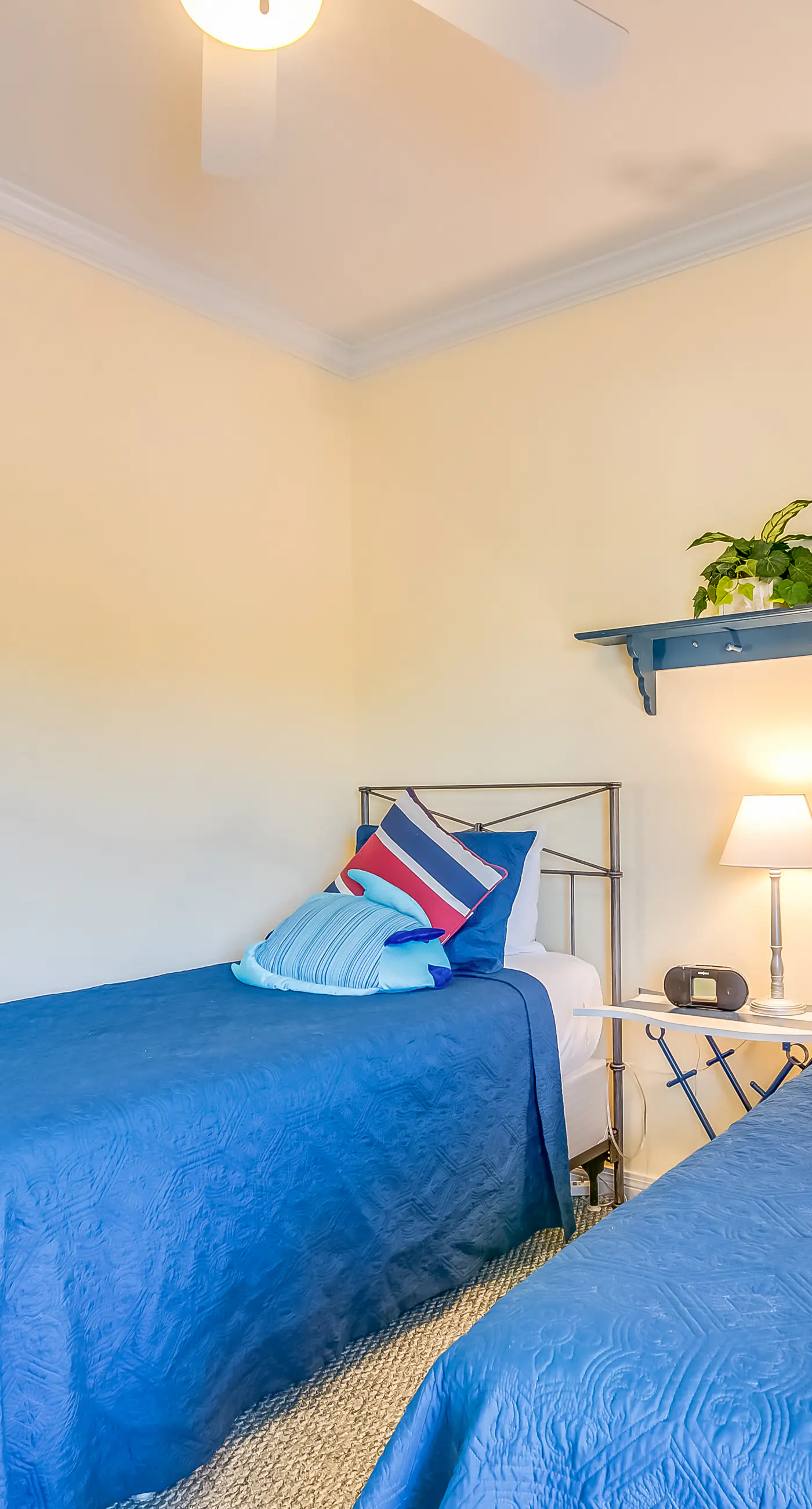 Gulf-front condo w/ lock-out feature, shared pools & amazing views