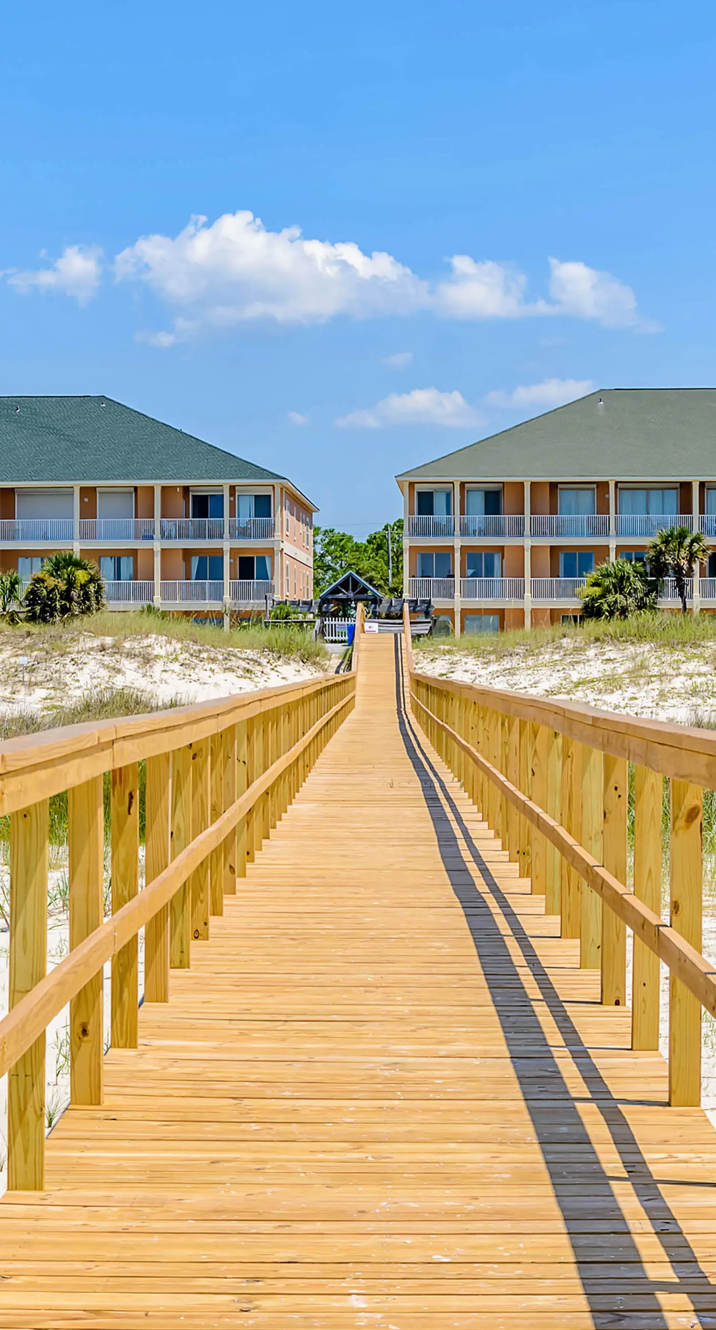 Gulf-front condo w/ lock-out feature, shared pools & amazing views