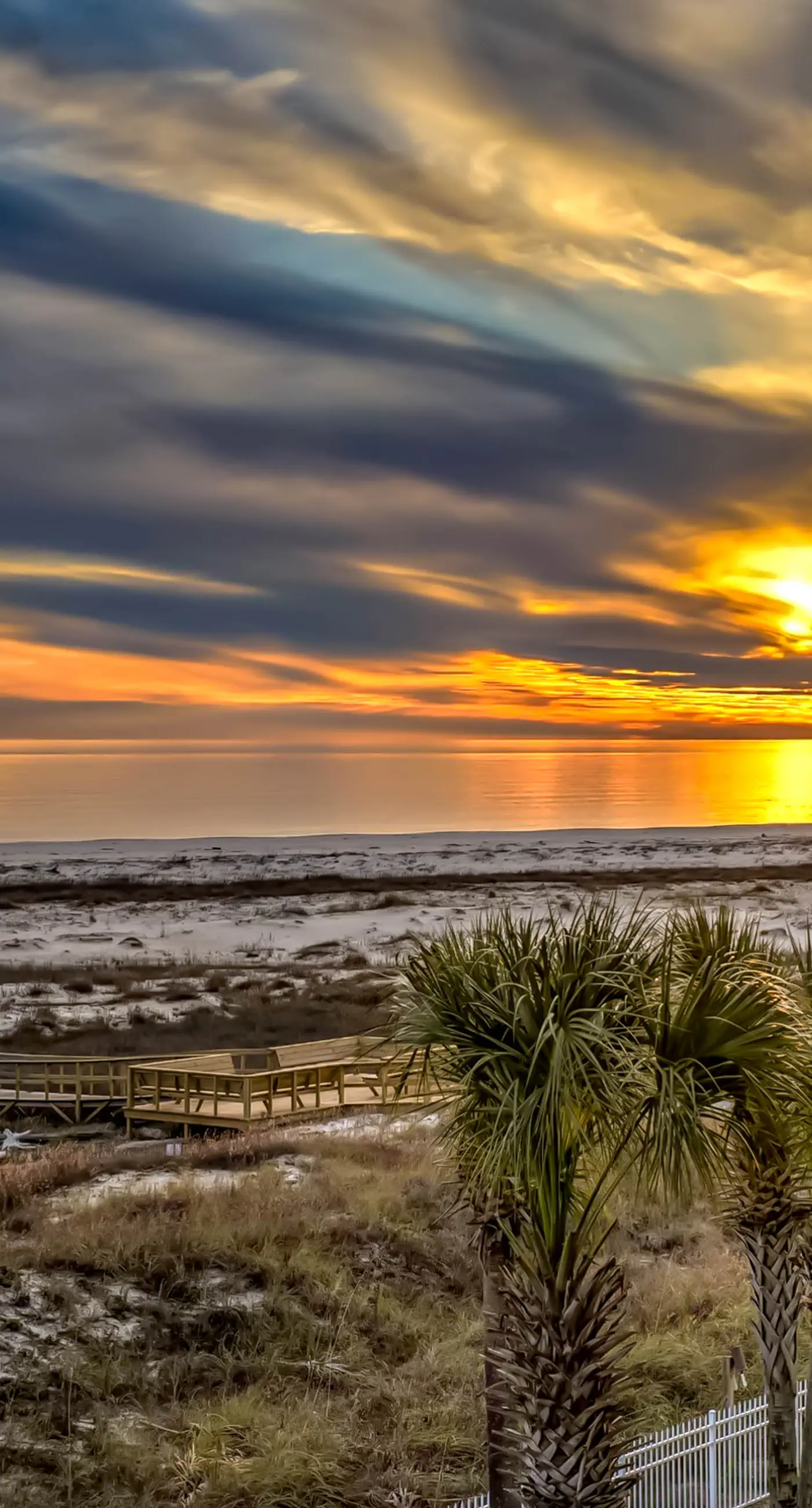 Gulf-front condo w/ lock-out feature, shared pools & amazing views