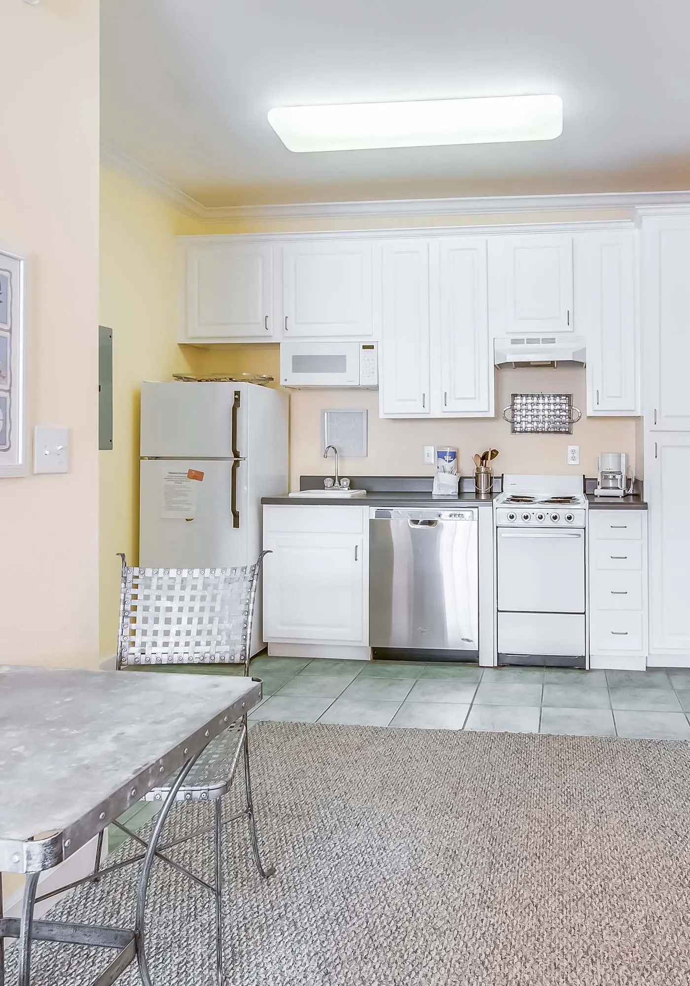 Gulf-front condo w/ lock-out feature, shared pools & amazing views