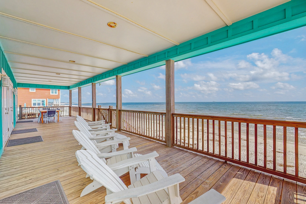 Gulf Front, dog-friendly home with breathtaking views, washer/dryer & A/C