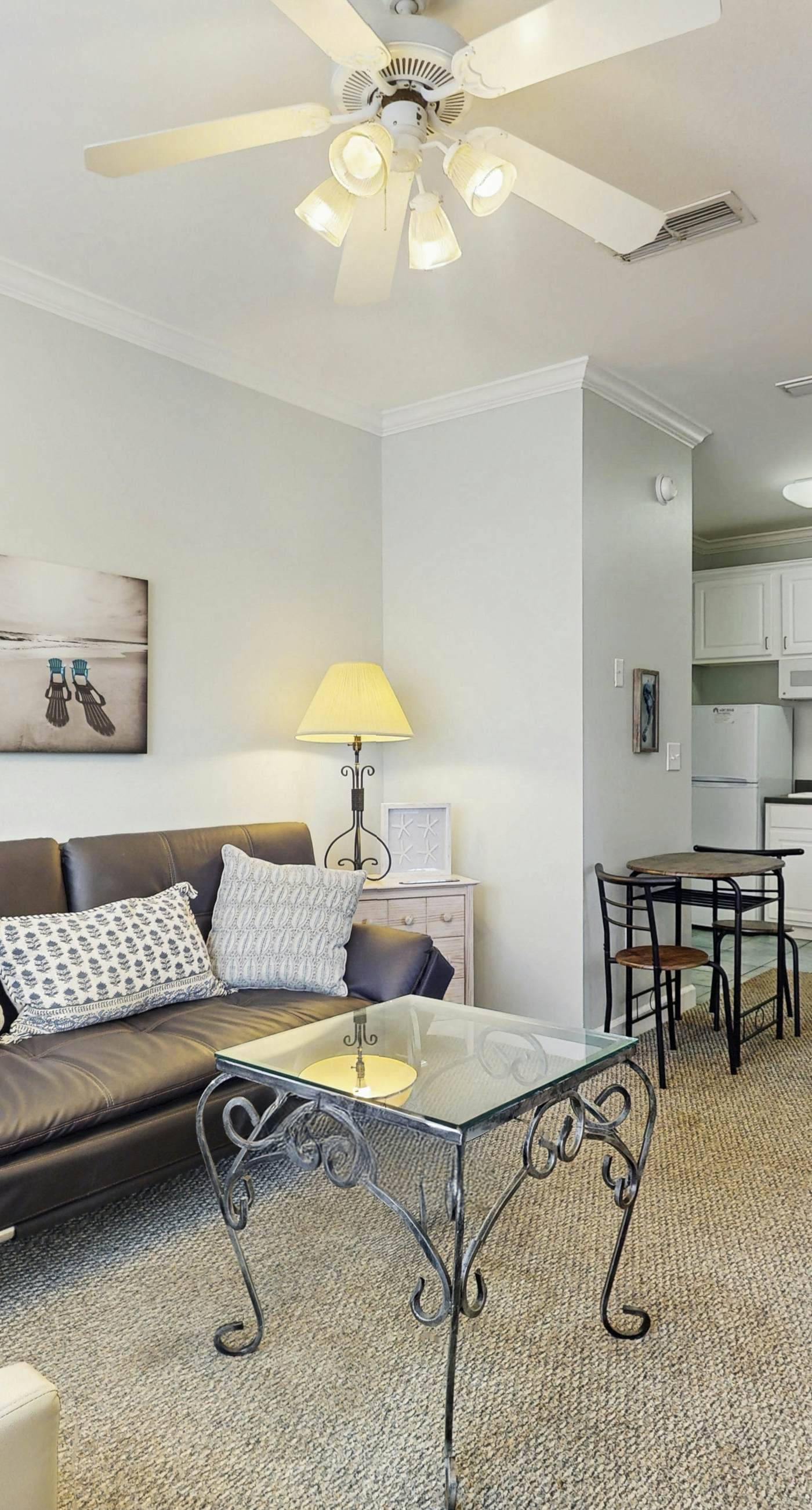 Comfortable condo w/ two shared pools & direct beach access