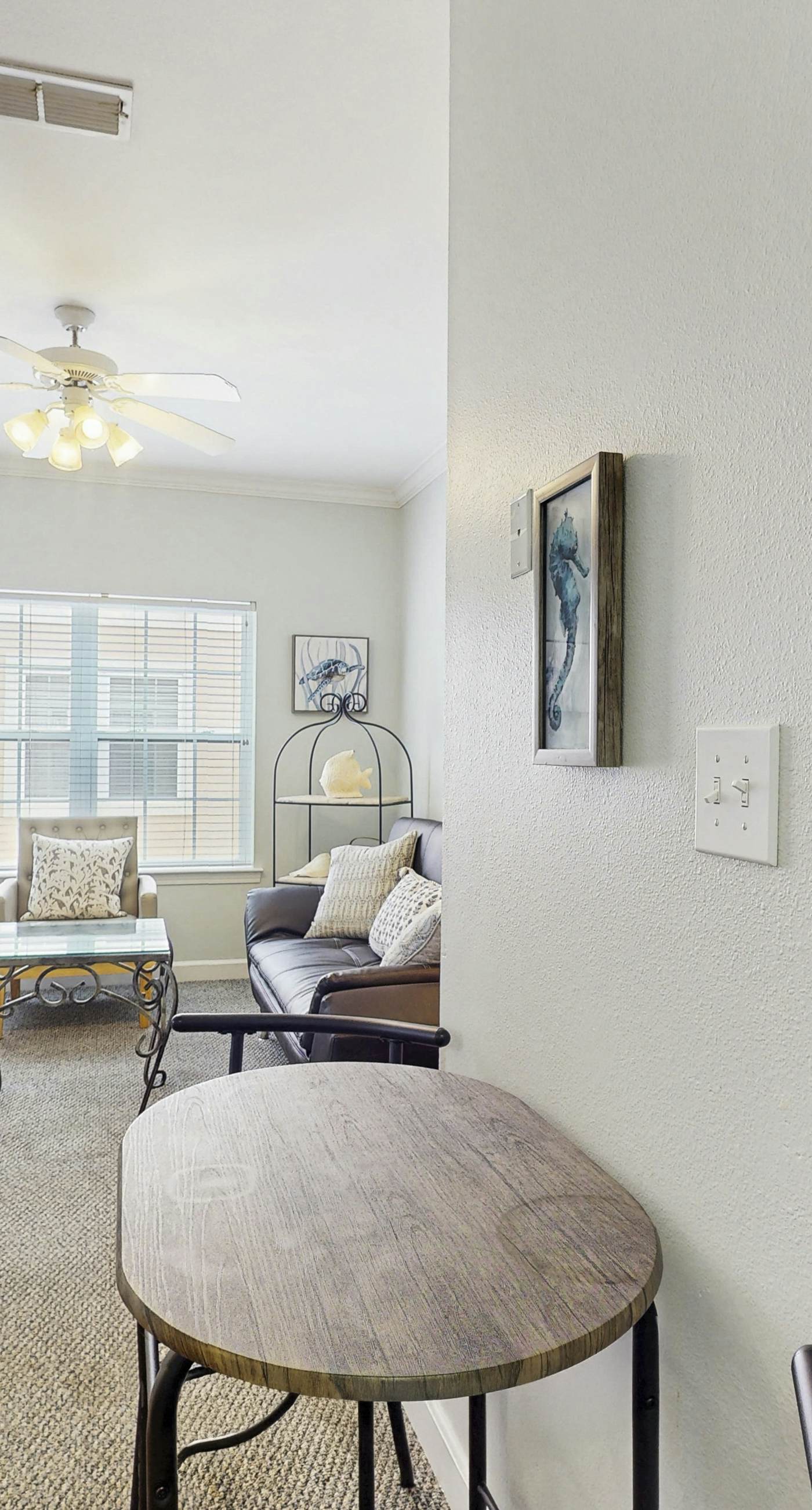 Comfortable condo w/ two shared pools & direct beach access