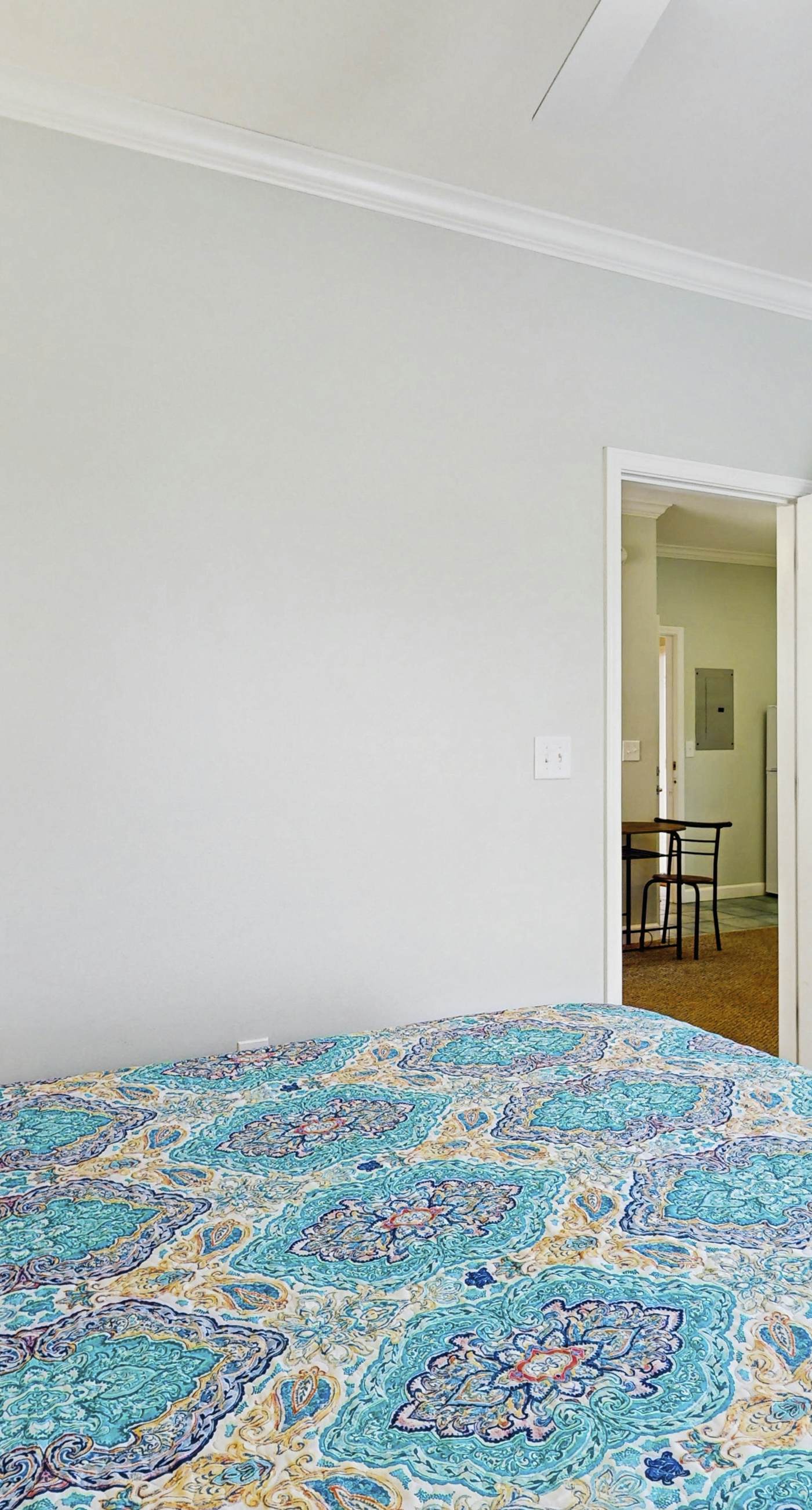 Comfortable condo w/ two shared pools & direct beach access