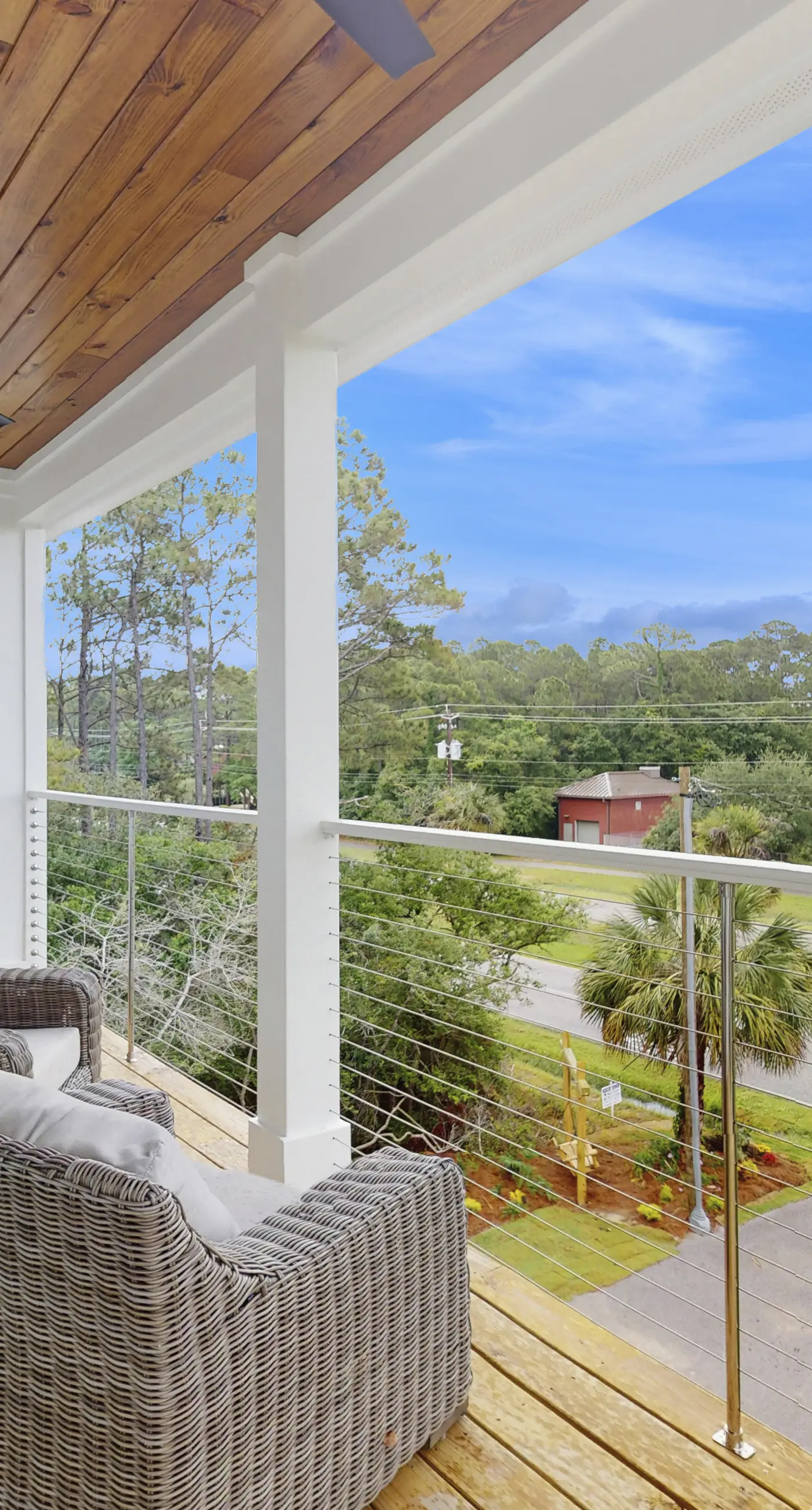 Fabulous Gulf view duplex that is walking distance to restaurants and beach