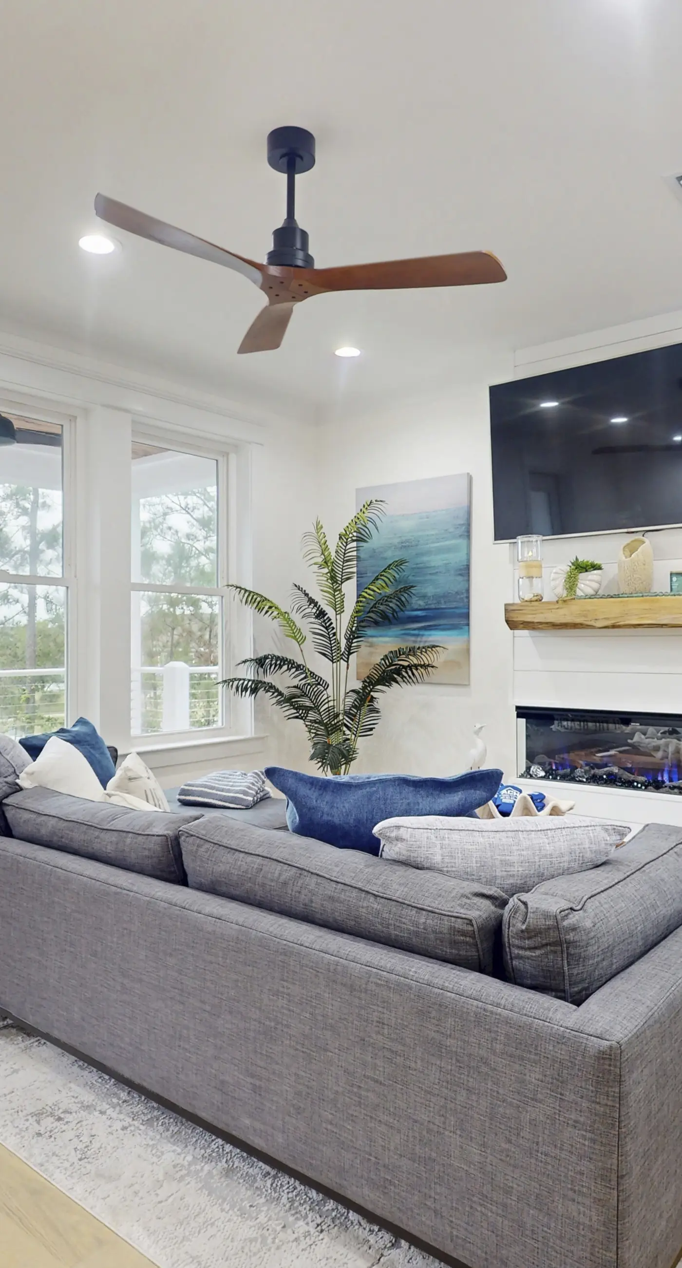 Fabulous Gulf view duplex that is walking distance to restaurants and beach