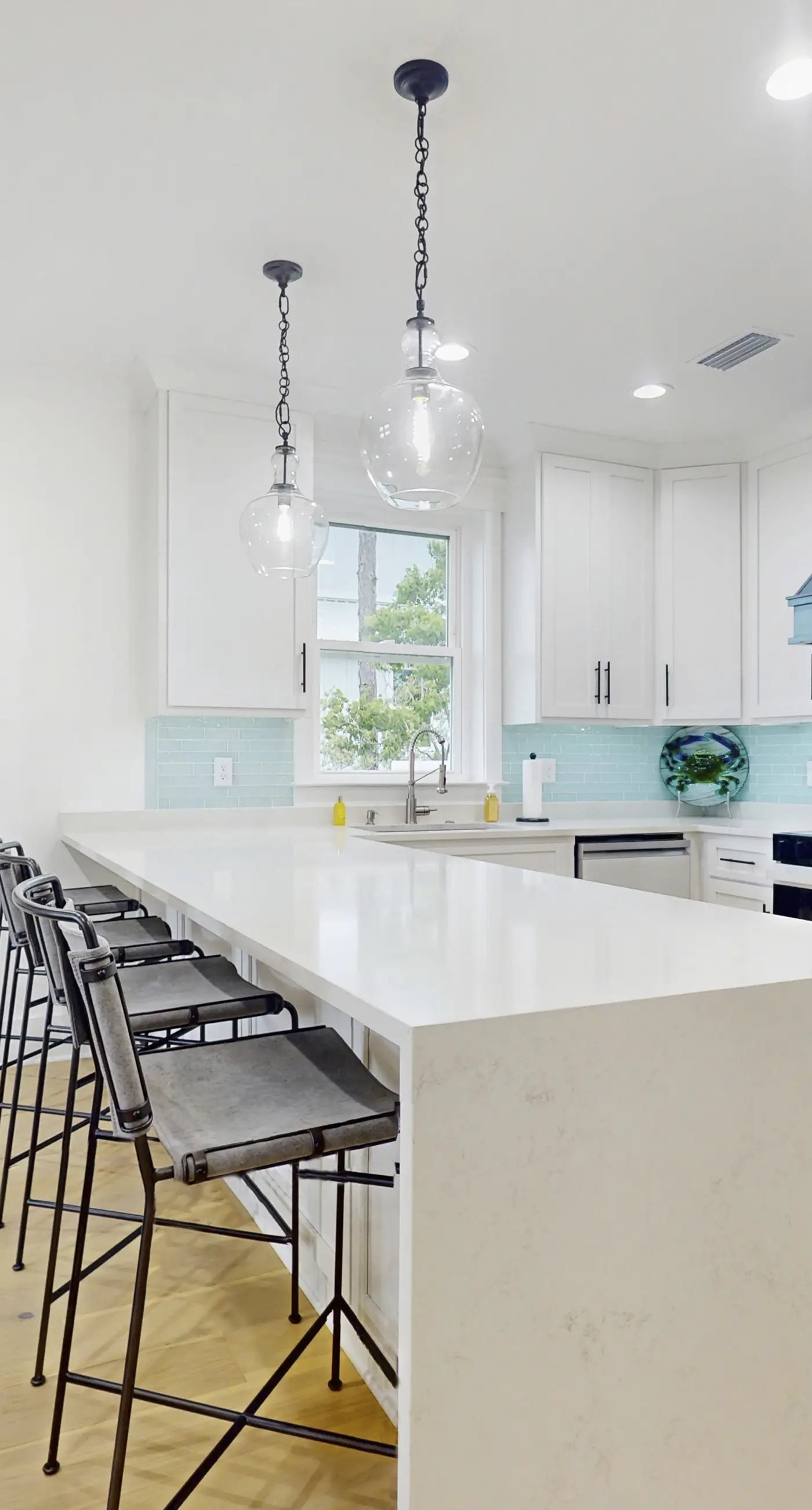 Fabulous Gulf view duplex that is walking distance to restaurants and beach