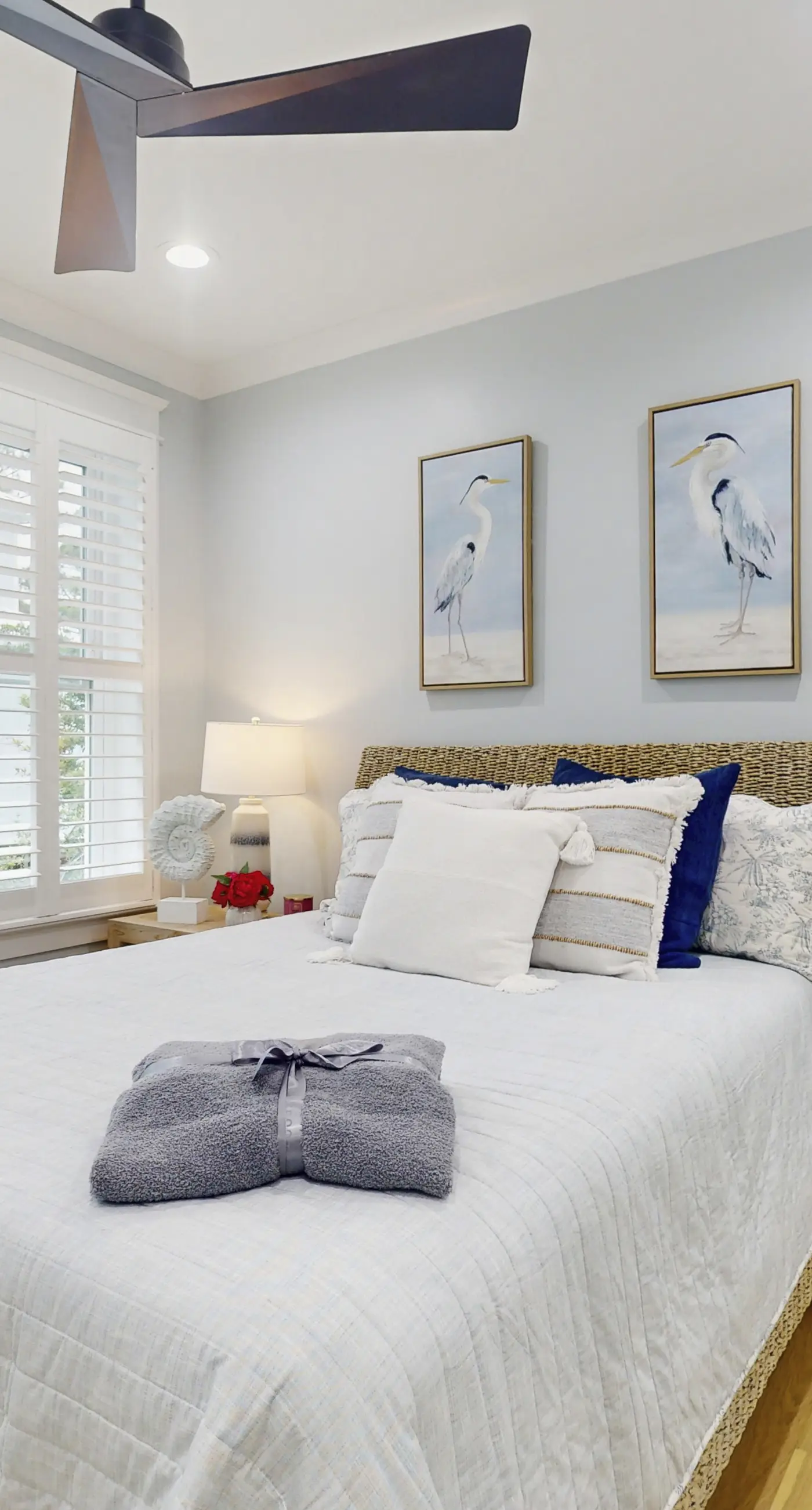 Fabulous Gulf view duplex that is walking distance to restaurants and beach