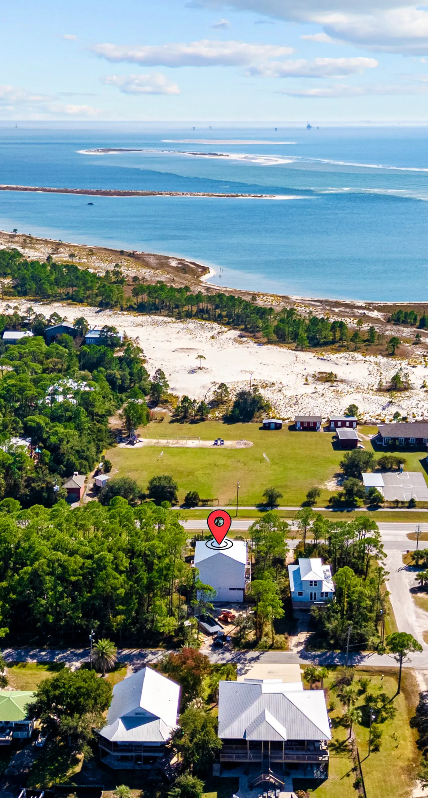 Fabulous Gulf view duplex that is walking distance to restaurants and beach