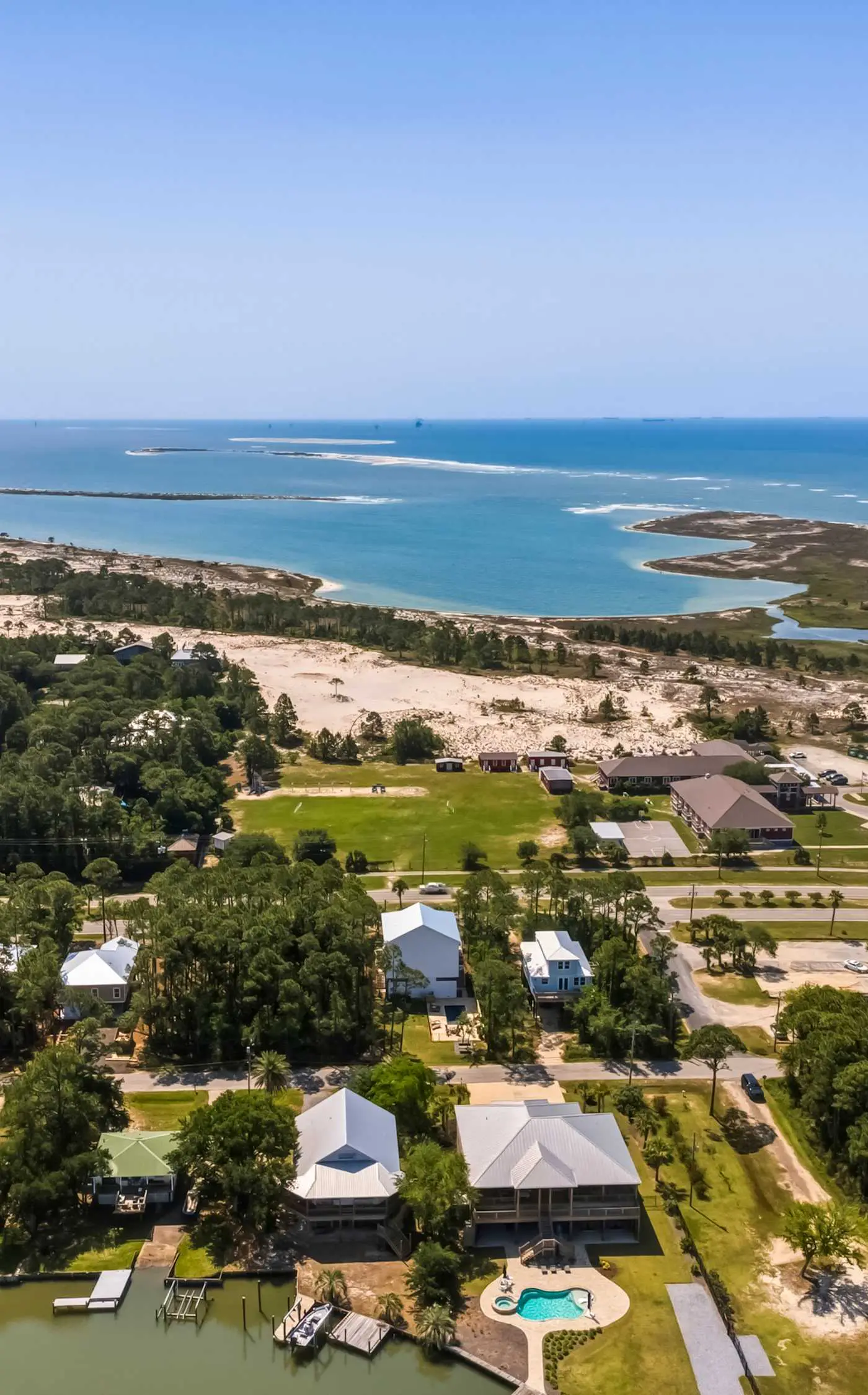 Fabulous Gulf view duplex that is walking distance to restaurants and beach
