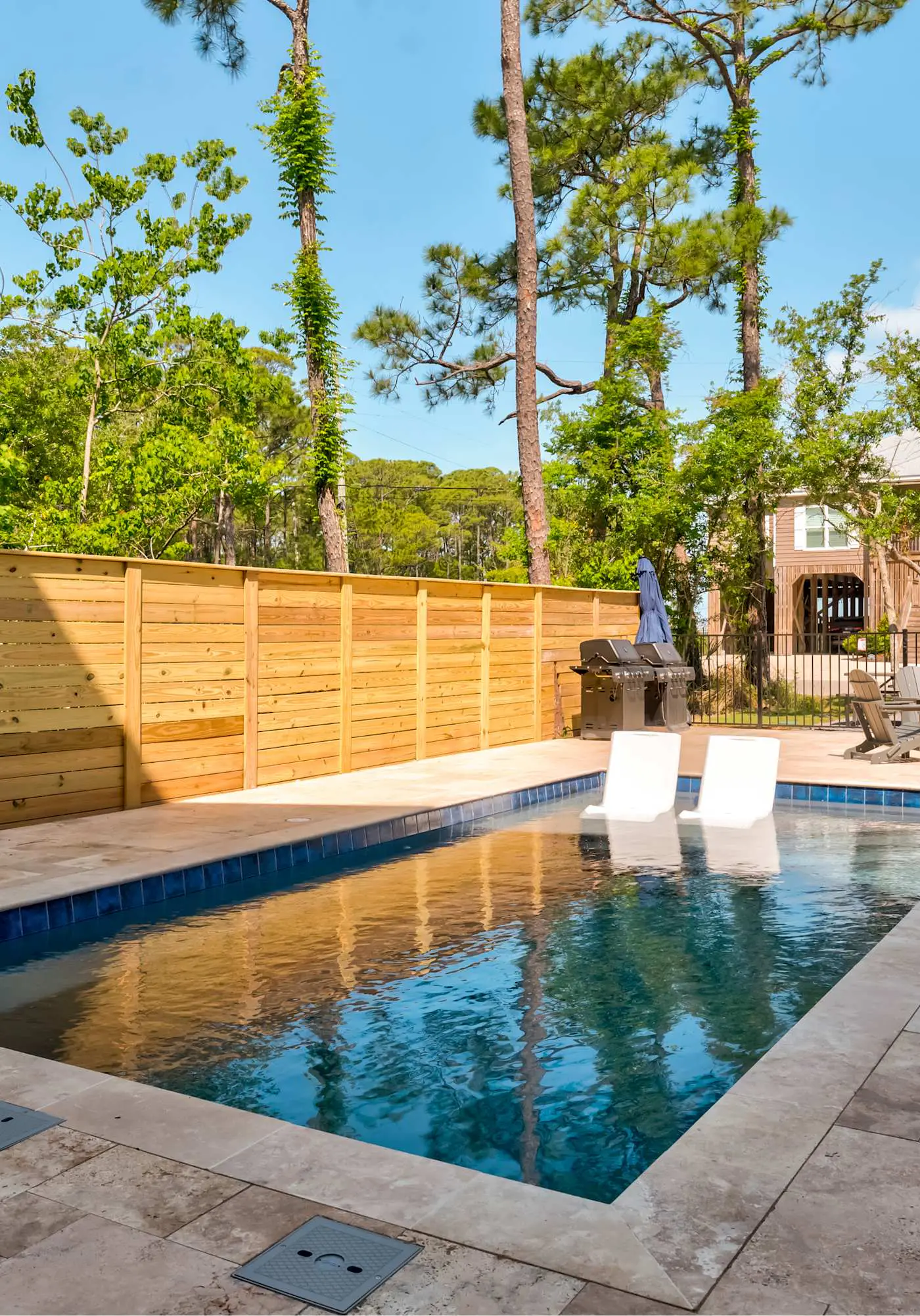 Fabulous Gulf view duplex that is walking distance to restaurants and beach