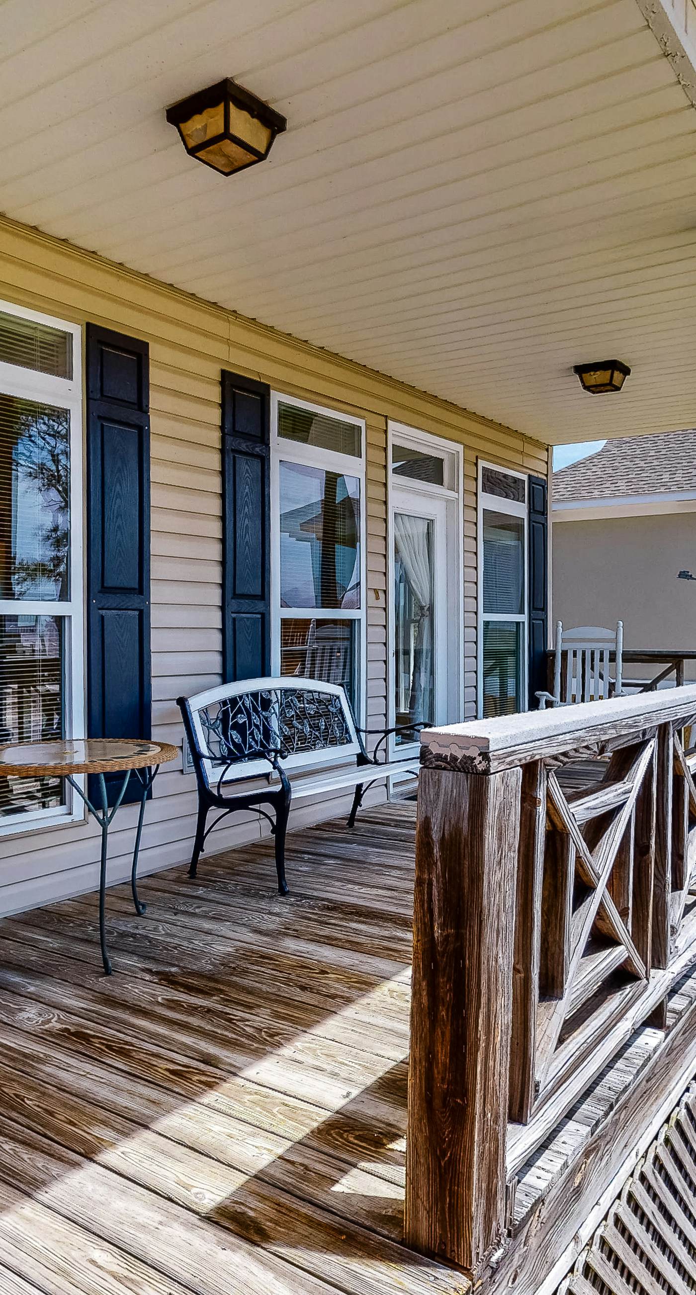 Friendly Duplex w/ Full Kitchen, Central AC, Washer/Dryer, & High-Speed WiFi!