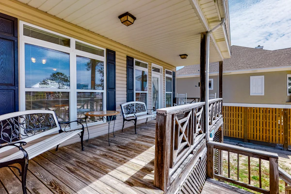 Friendly Duplex w/ Full Kitchen, Central AC, Washer/Dryer, & High-Speed WiFi!