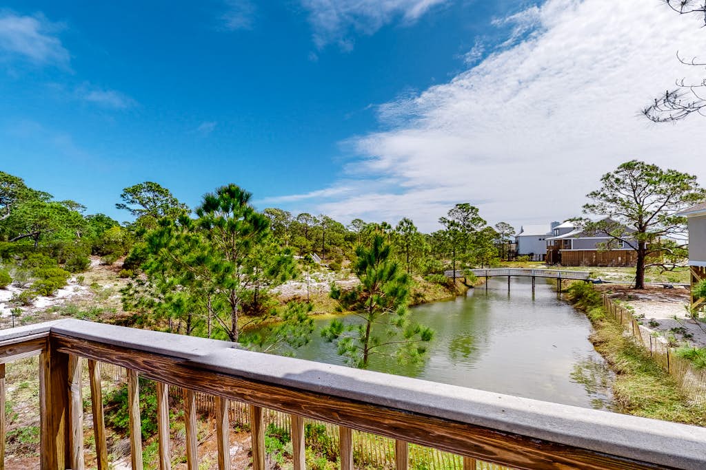 Friendly Duplex w/ Full Kitchen, Central AC, Washer/Dryer, & High-Speed WiFi!