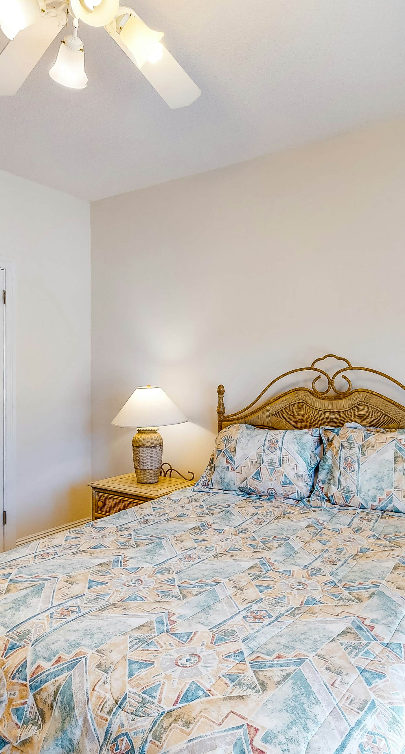 Friendly Duplex w/ Full Kitchen, Central AC, Washer/Dryer, & High-Speed WiFi!