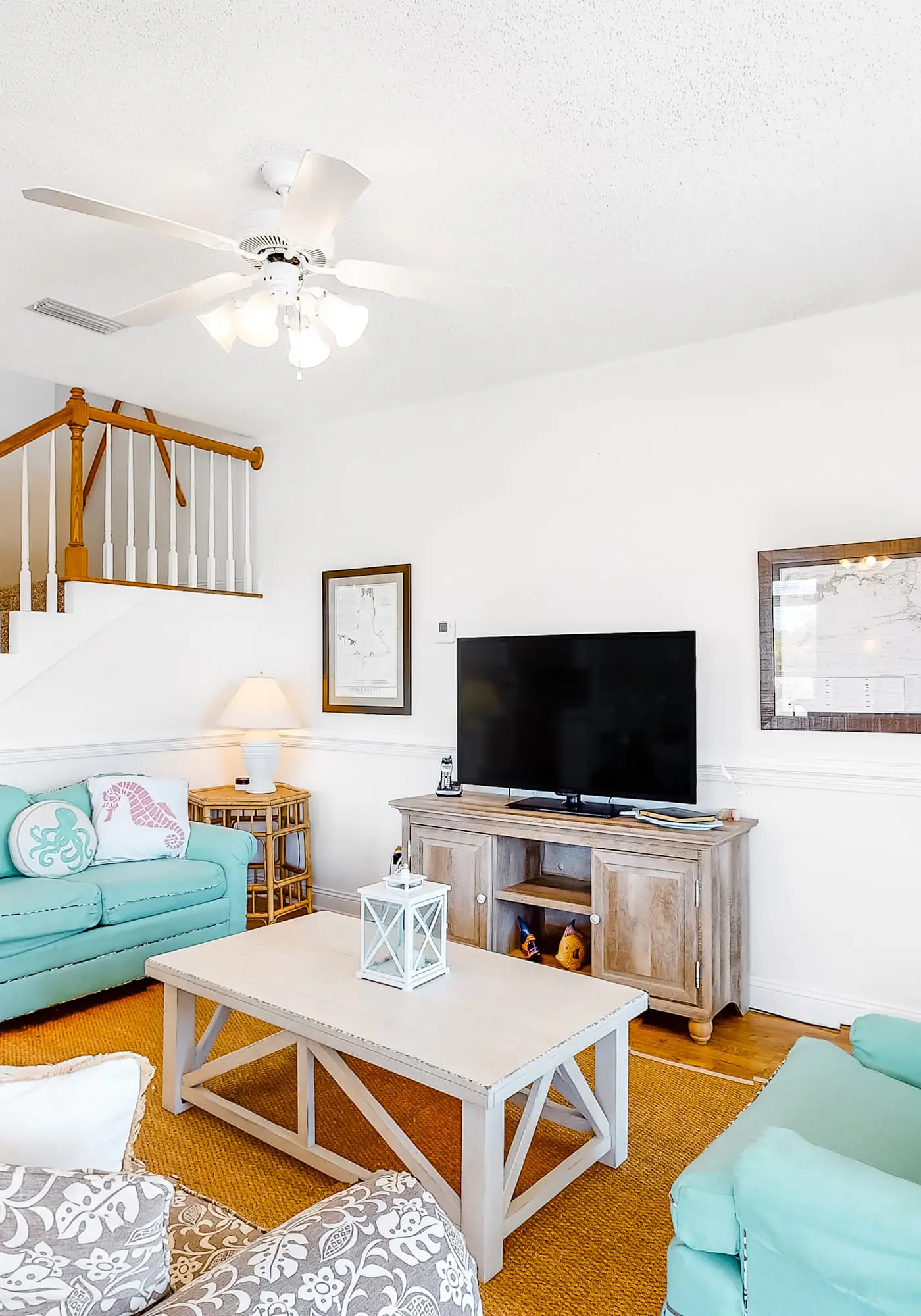 Beachy Duplex w/ Full Kitchen, High-Speed WiFi, Central AC, and Washer/Dryer!