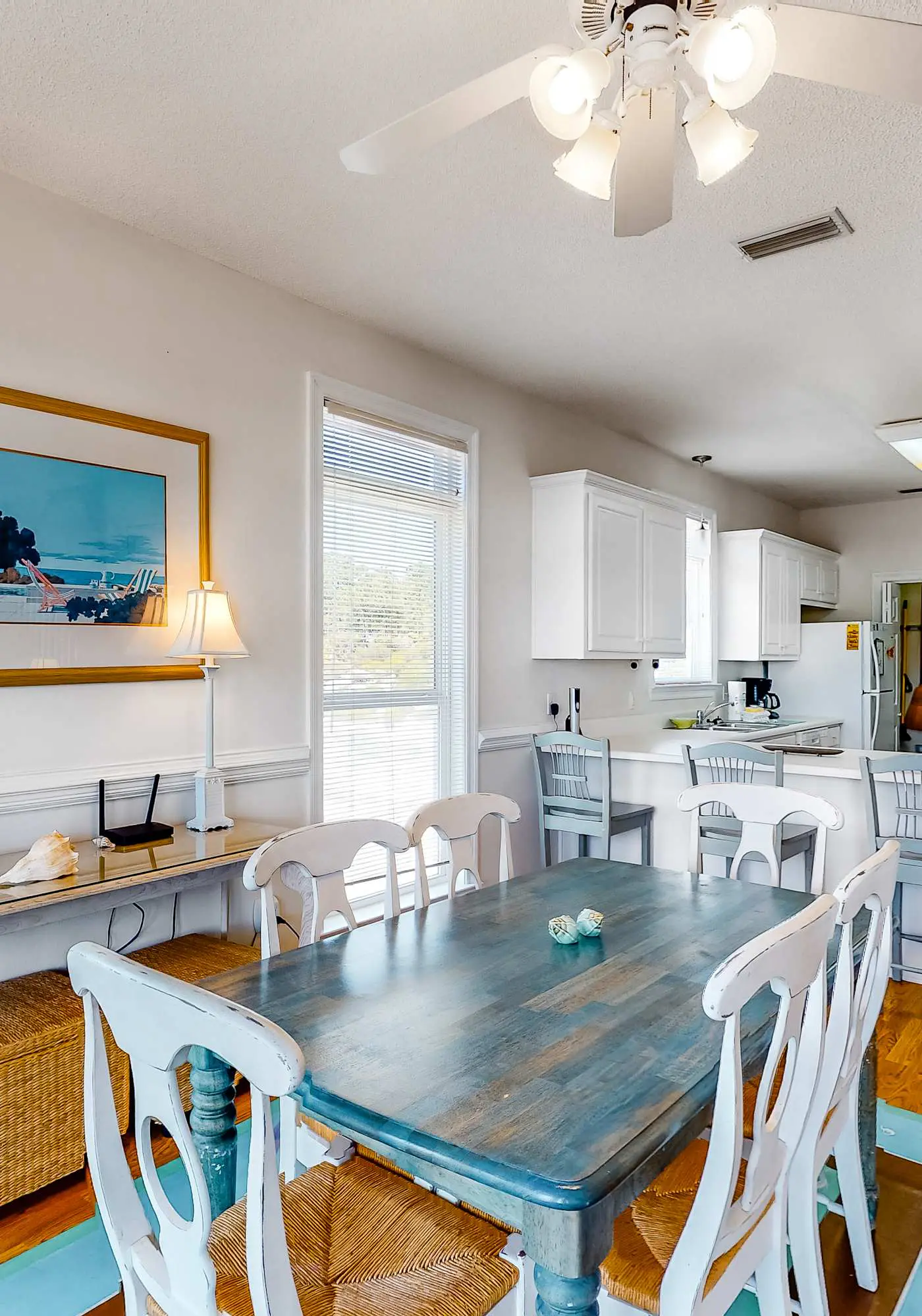 Beachy Duplex w/ Full Kitchen, High-Speed WiFi, Central AC, and Washer/Dryer!