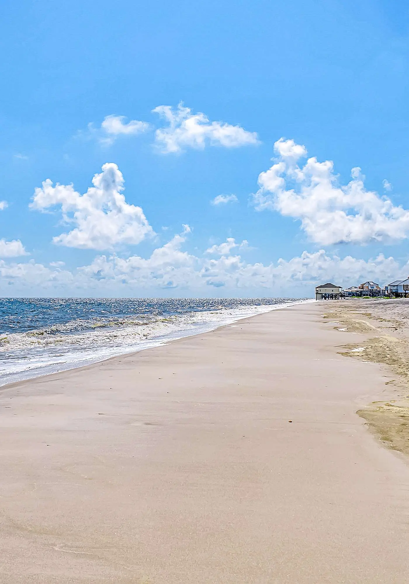 Beachy Duplex w/ Full Kitchen, High-Speed WiFi, Central AC, and Washer/Dryer!