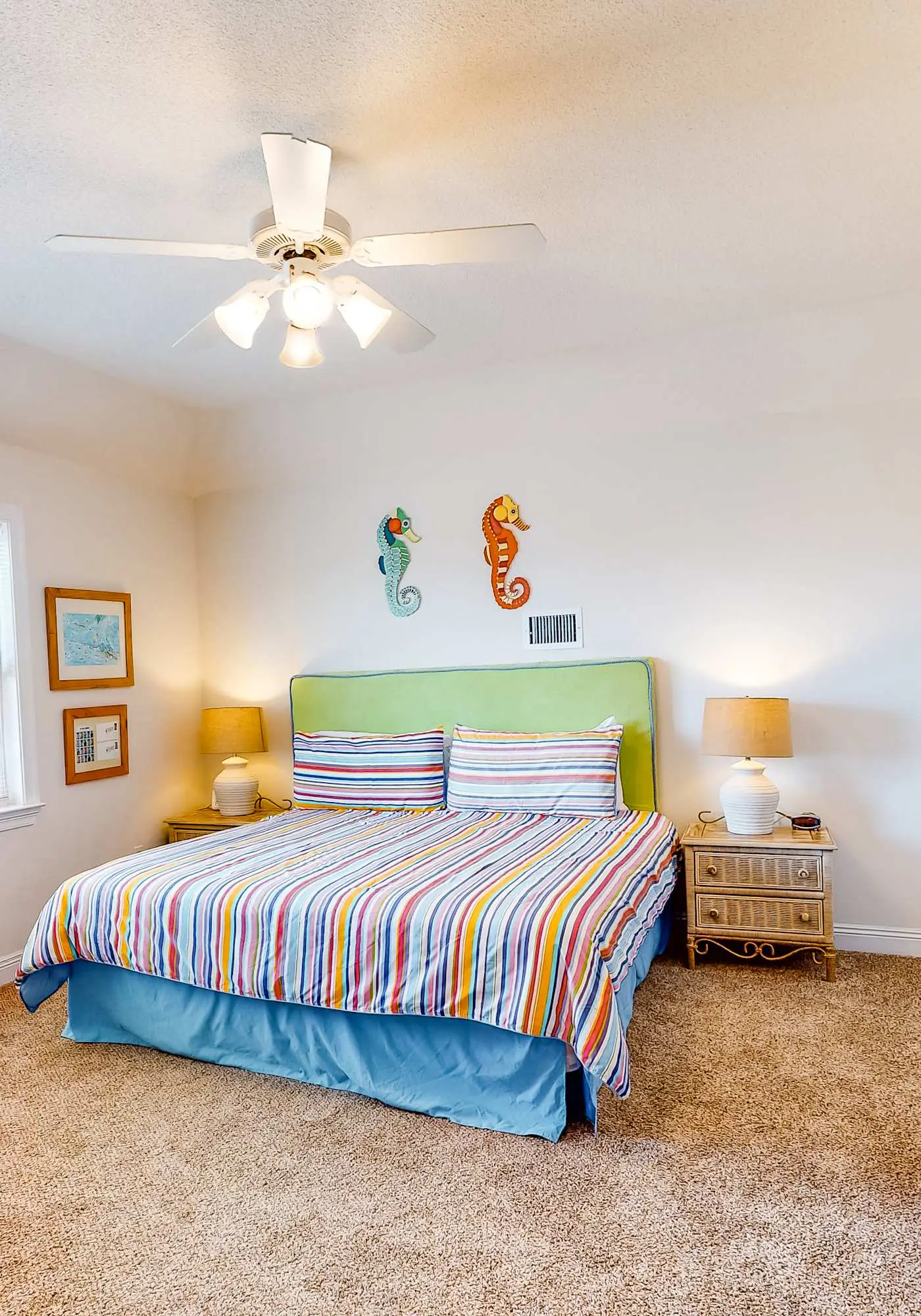 Beachy Duplex w/ Full Kitchen, High-Speed WiFi, Central AC, and Washer/Dryer!