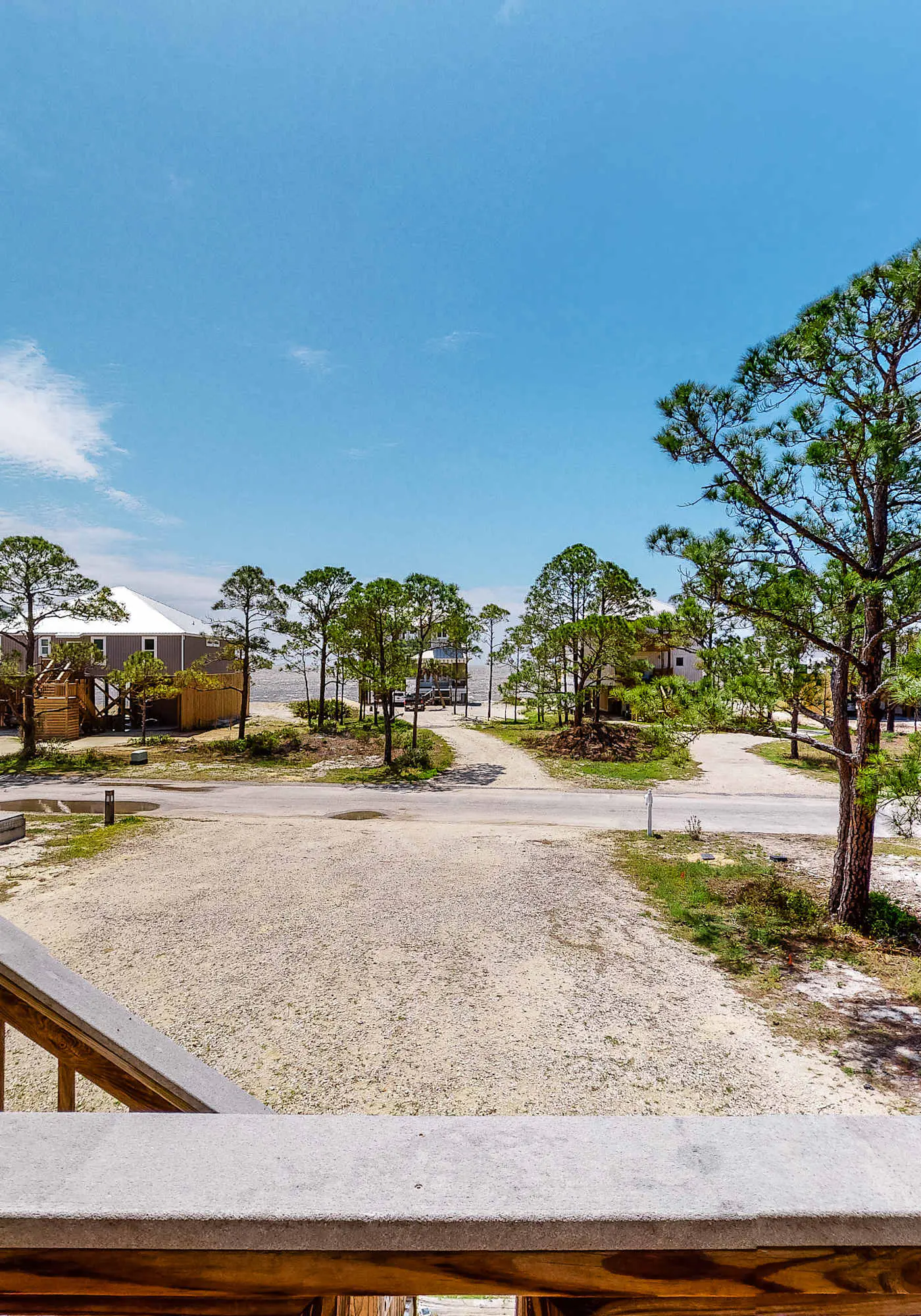 Beachy Duplex w/ Full Kitchen, High-Speed WiFi, Central AC, and Washer/Dryer!