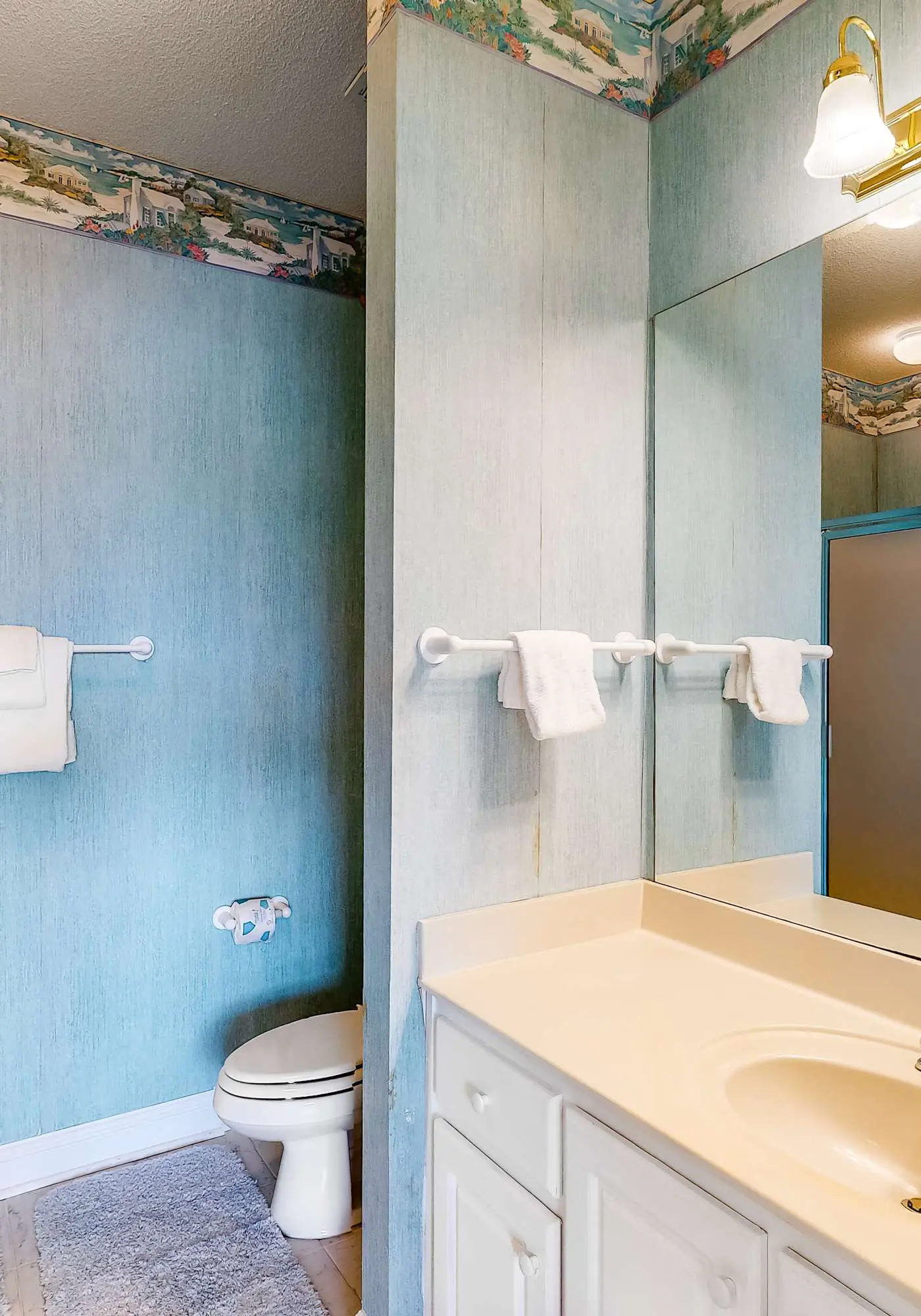 Beachy Duplex w/ Full Kitchen, High-Speed WiFi, Central AC, and Washer/Dryer!